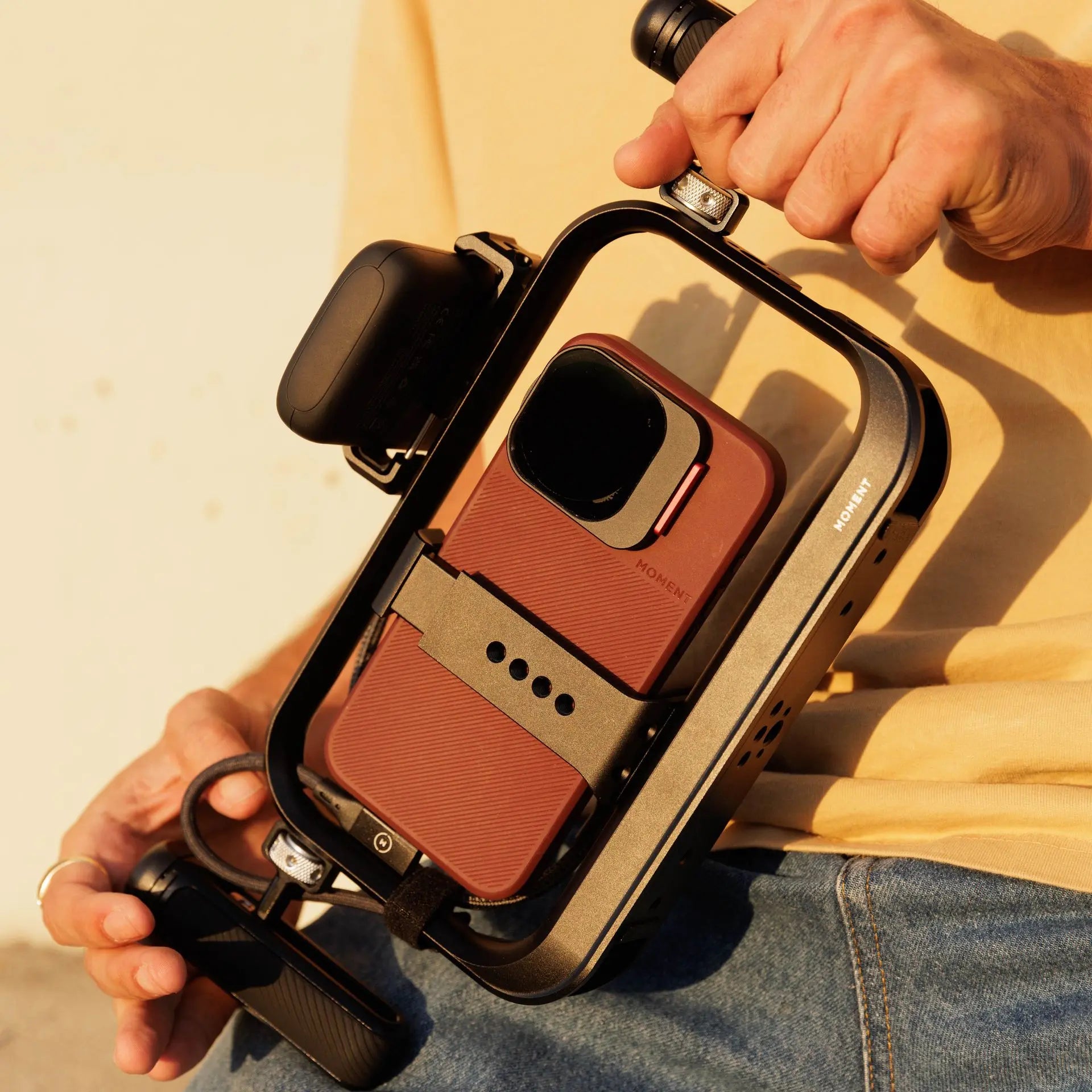 Supercage - Mobile Cage with Integrated USB-C Hub - Storming Gravity