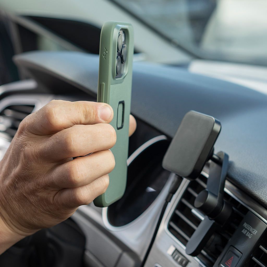 peak-design-car-vent-mount-charging