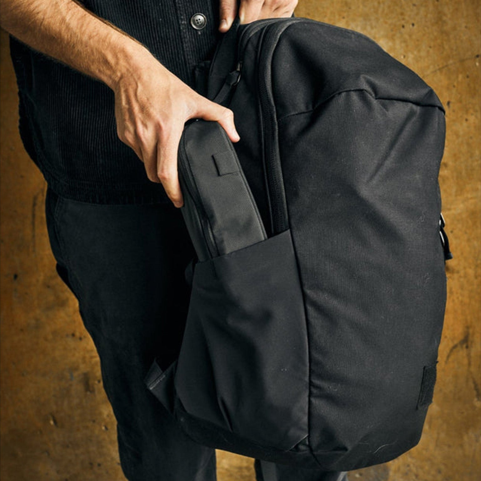 Civic Access Pouch 0.5L - Storming Gravity
