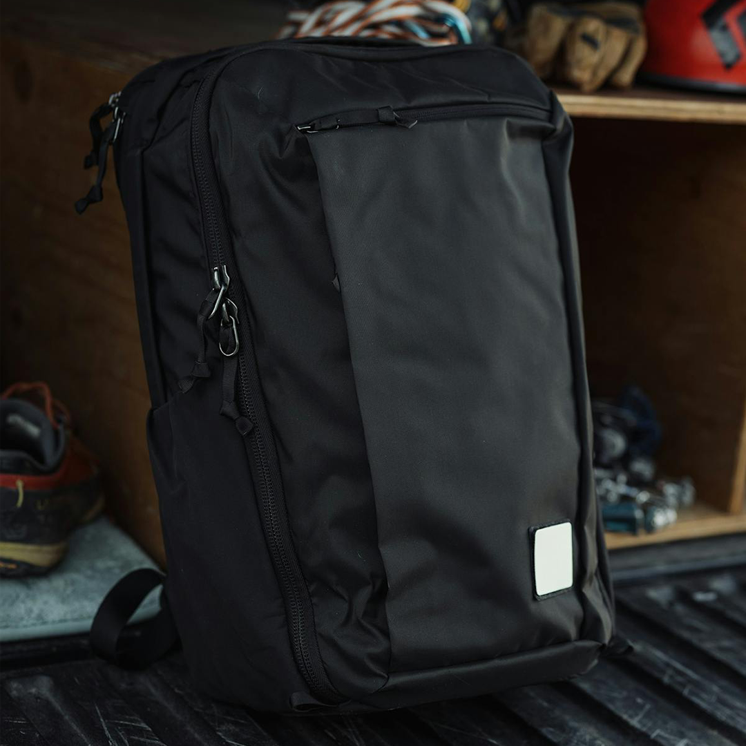 Civic Travel Bags 26L - Storming Gravity