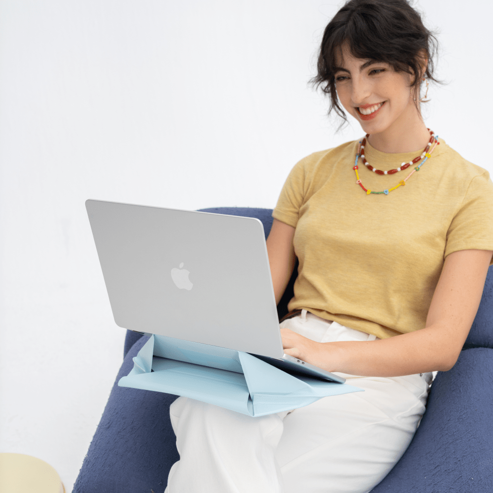 MOFT Carry Sleeve: Invisible Stand Storage Featured – Storming