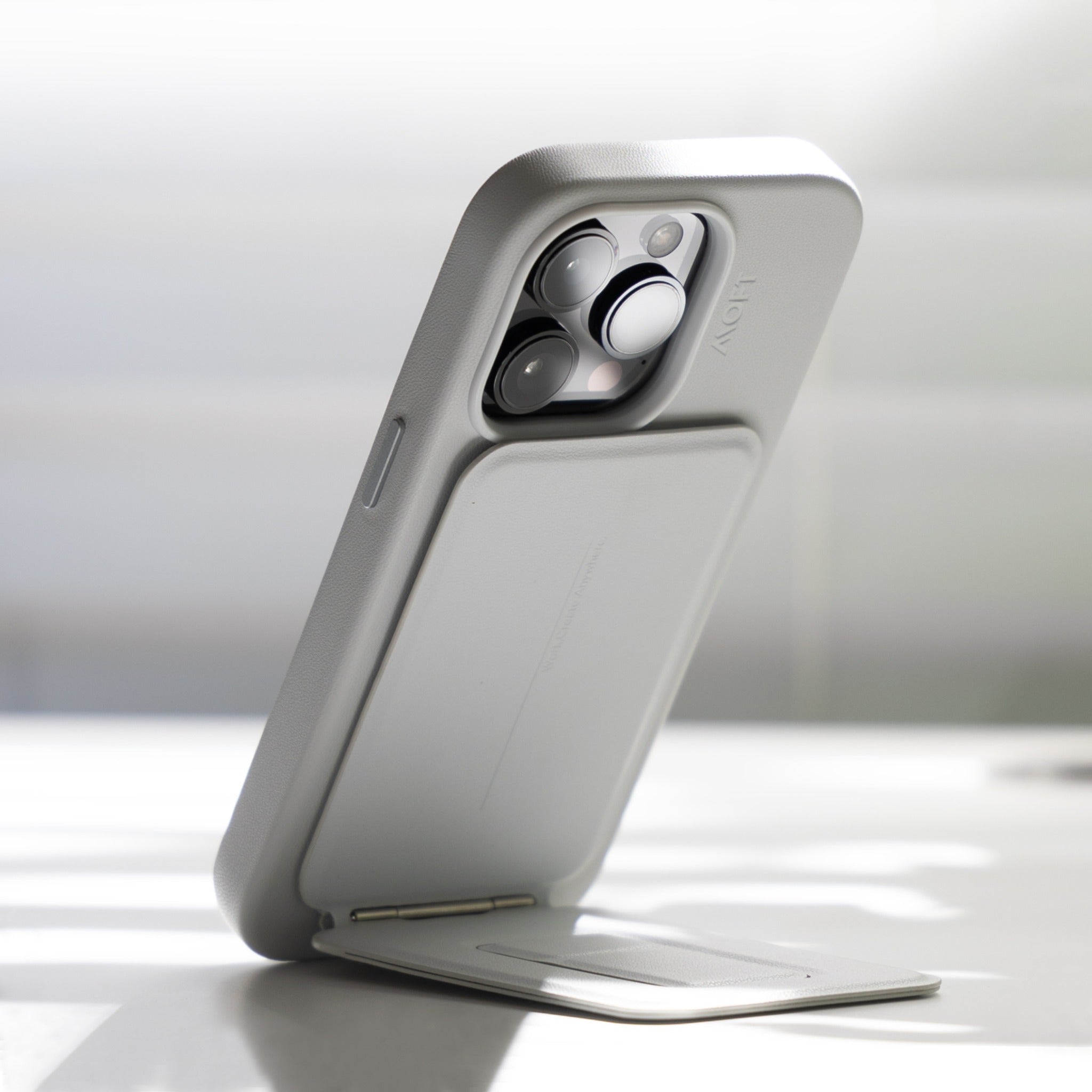 Snap Phone Tripod Stand MOVAS - MagSafe Compatible - Storming Gravity