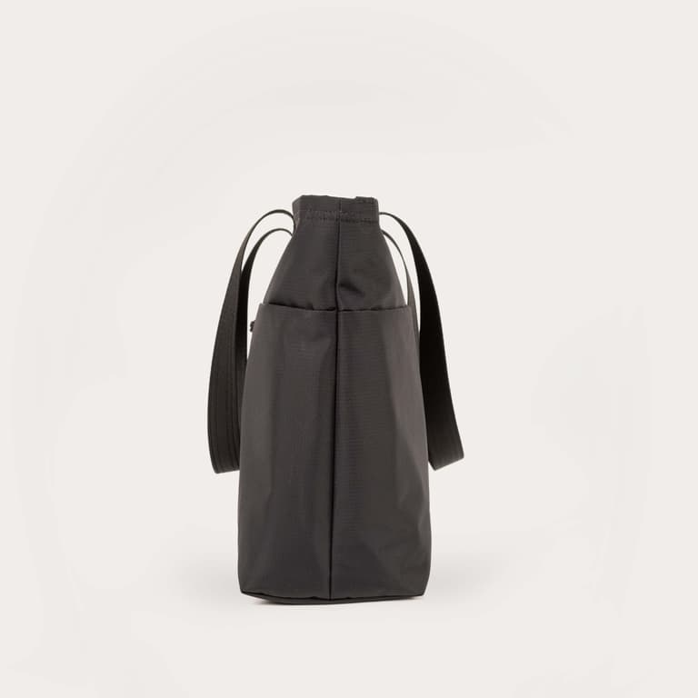 Everything Tech Tote 19L - Storming Gravity
