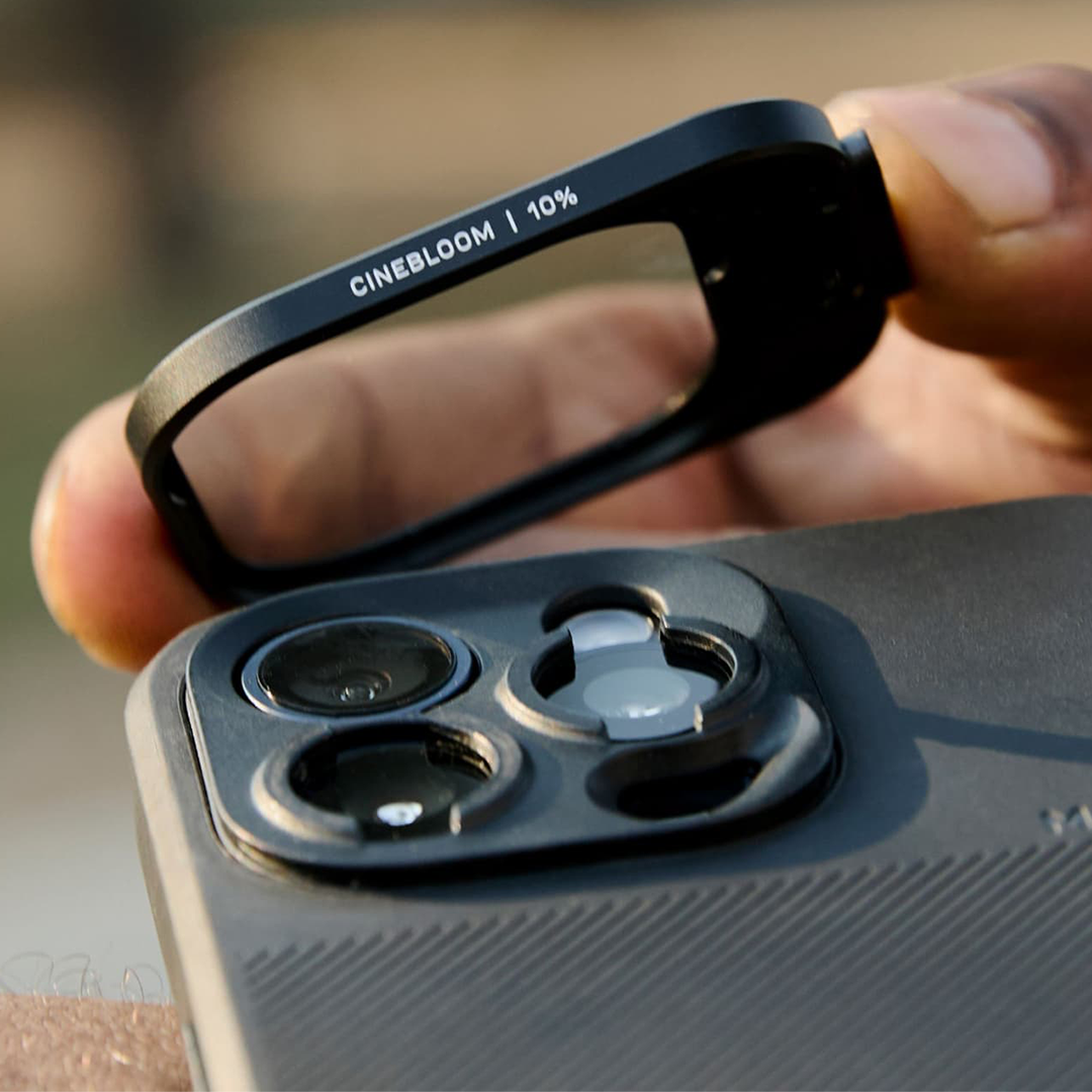 CineBloom Snap-On Filter สำหรับ iPhone 15/16 Pro และ Pro Max