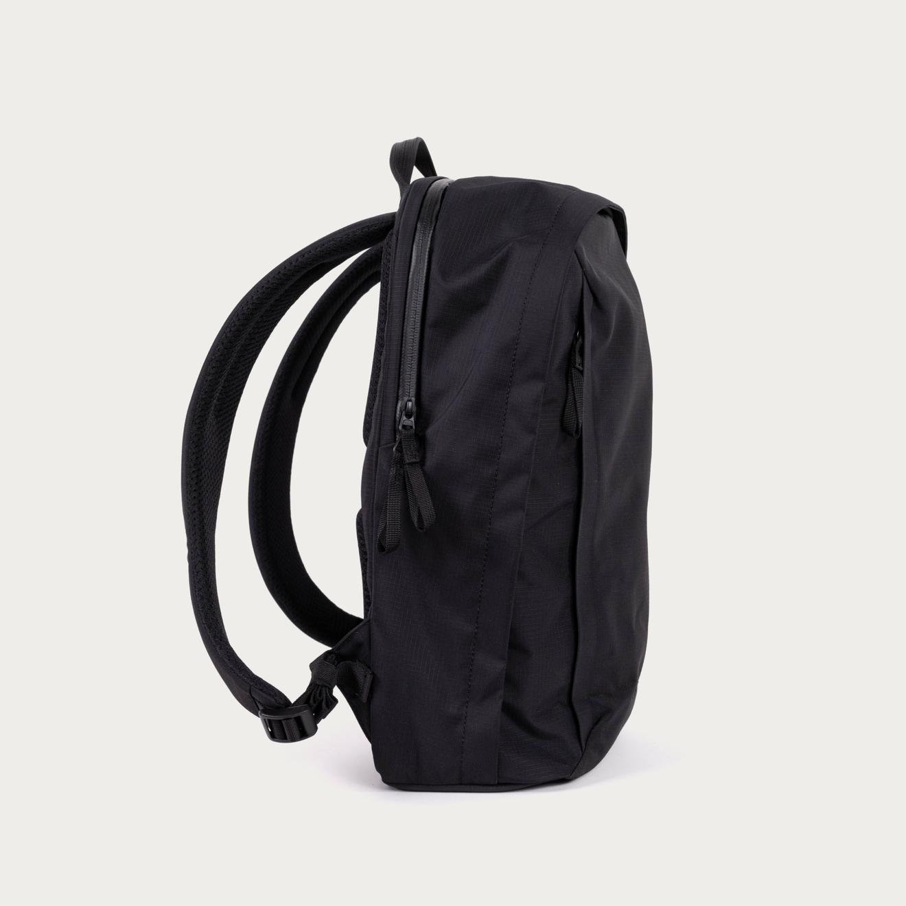 Everything Travel Pack 28L