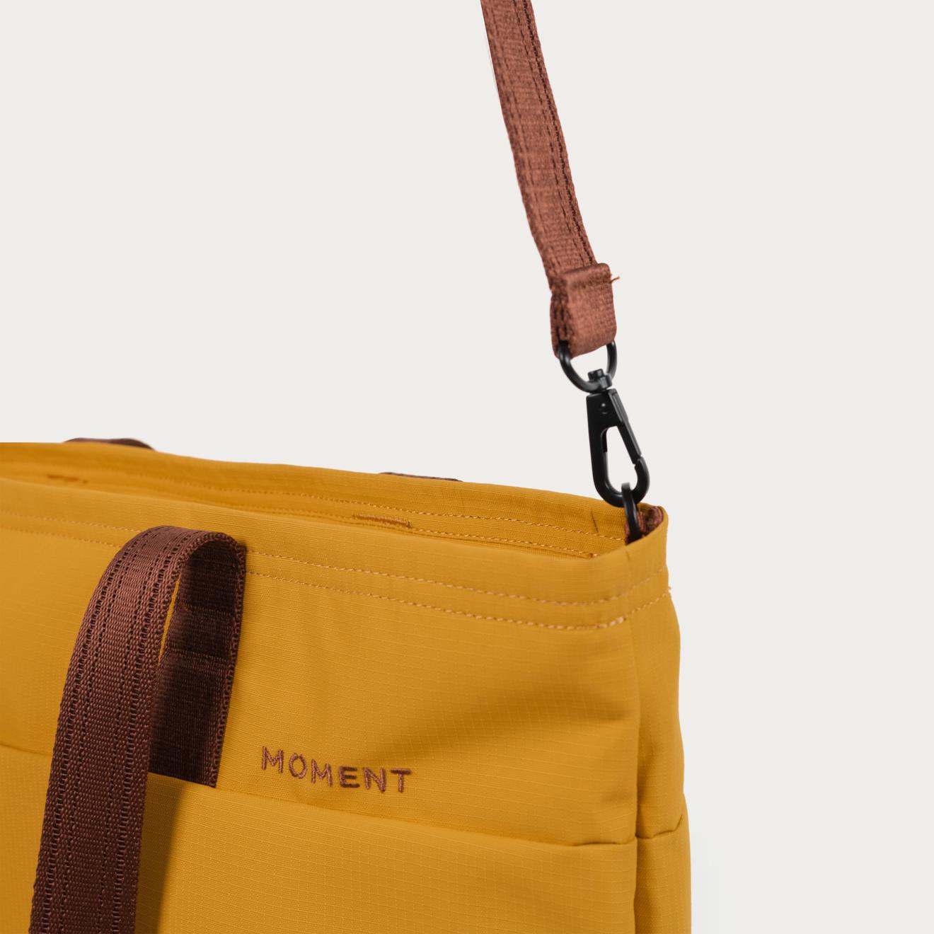 Everything Tech Tote 19L - Storming Gravity