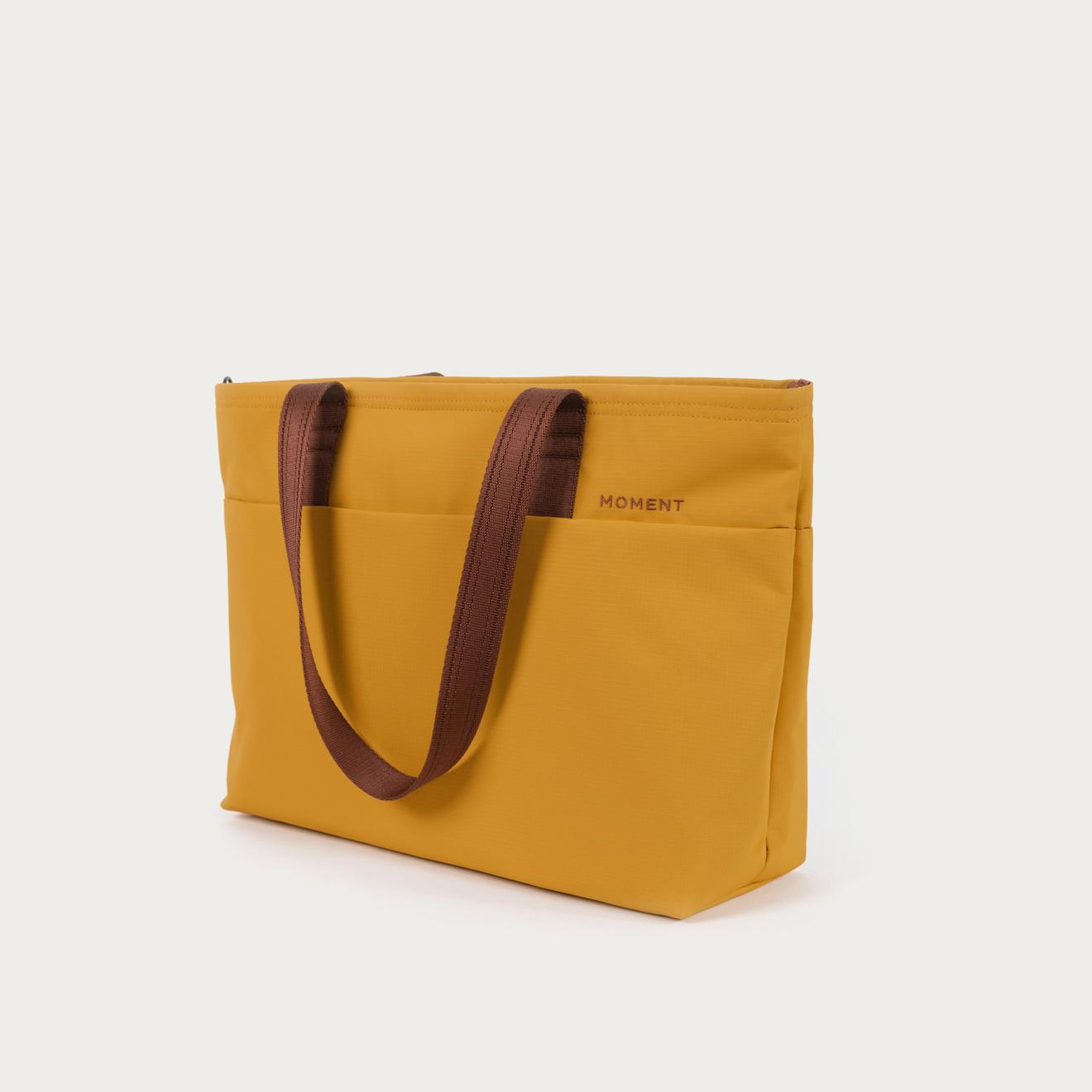 Everything Tech Tote 19L - Storming Gravity