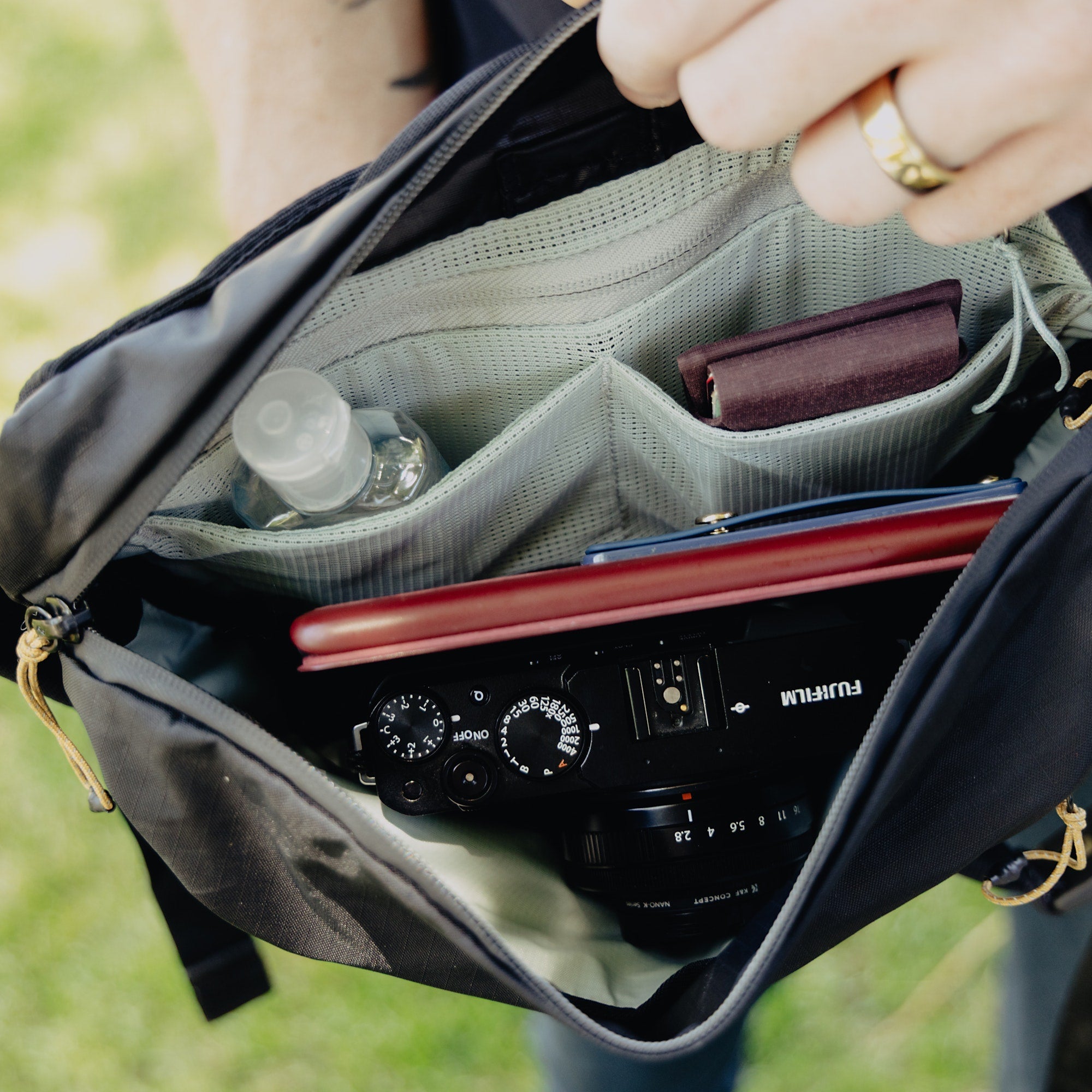 Outdoor Sling 4L - Storming Gravity