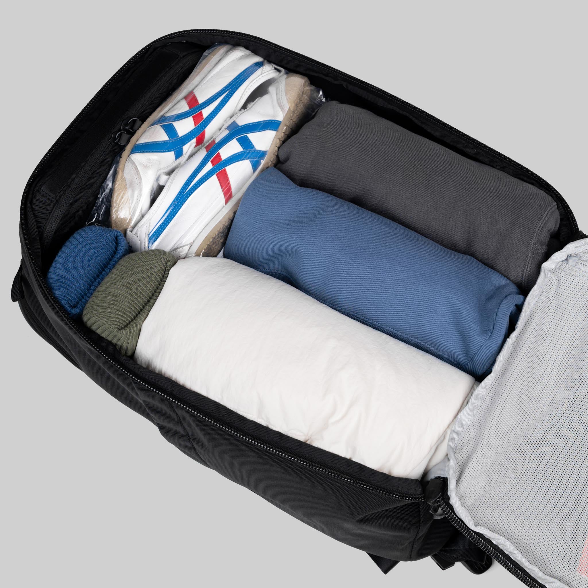 Outbound Travel Pack 30L - Storming Gravity