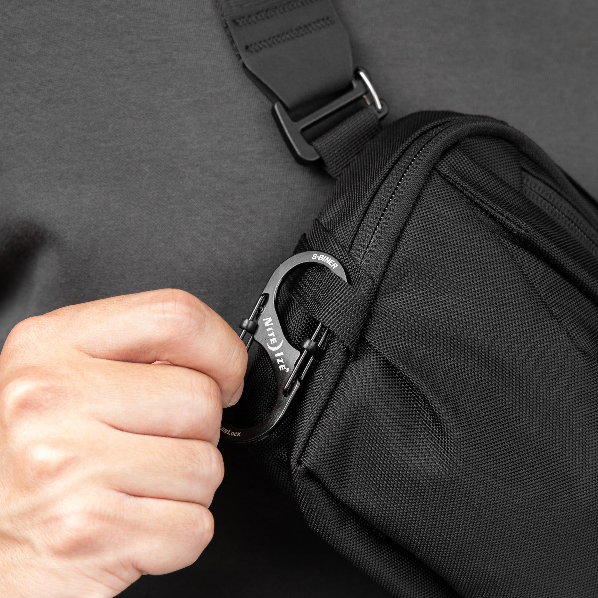 Toshi Sling 2.5L V2 - Storming Gravity