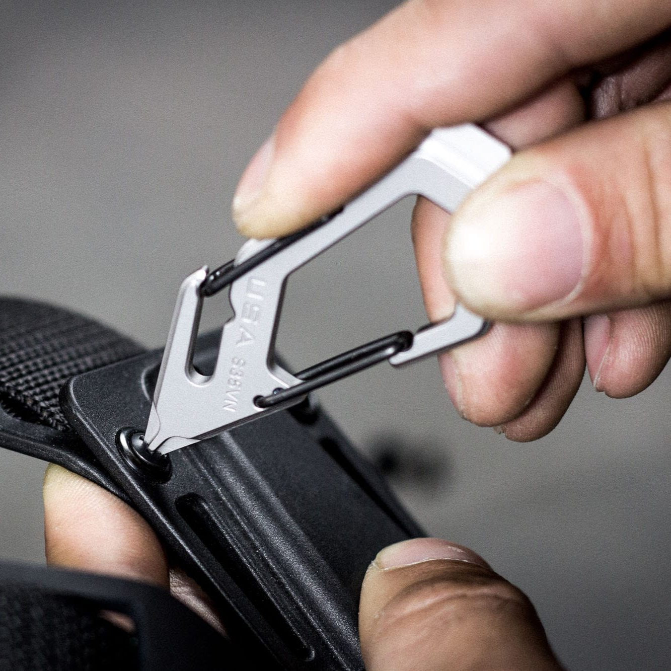 Talon Carabiner Multi-Tool S35VN - Storming Gravity
