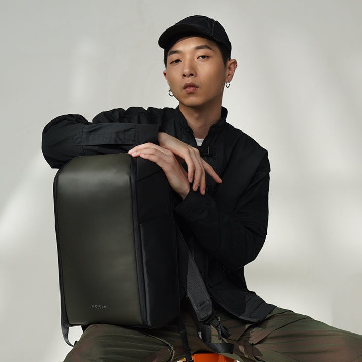 FlipPack Pro 23L | Backpack with Innovative Mag-System - Storming Gravity