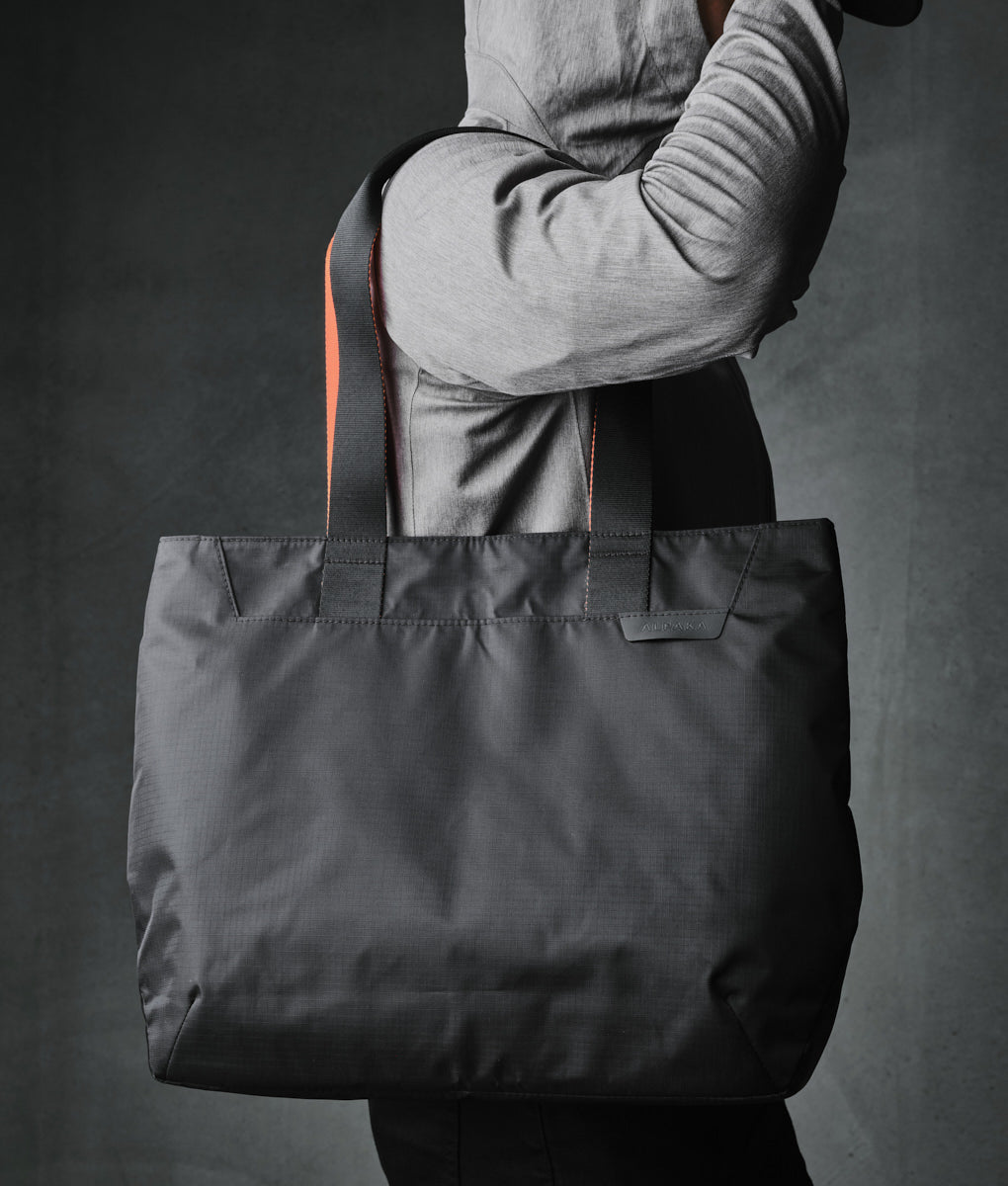 Alpaka Element Tote - Storming Gravity