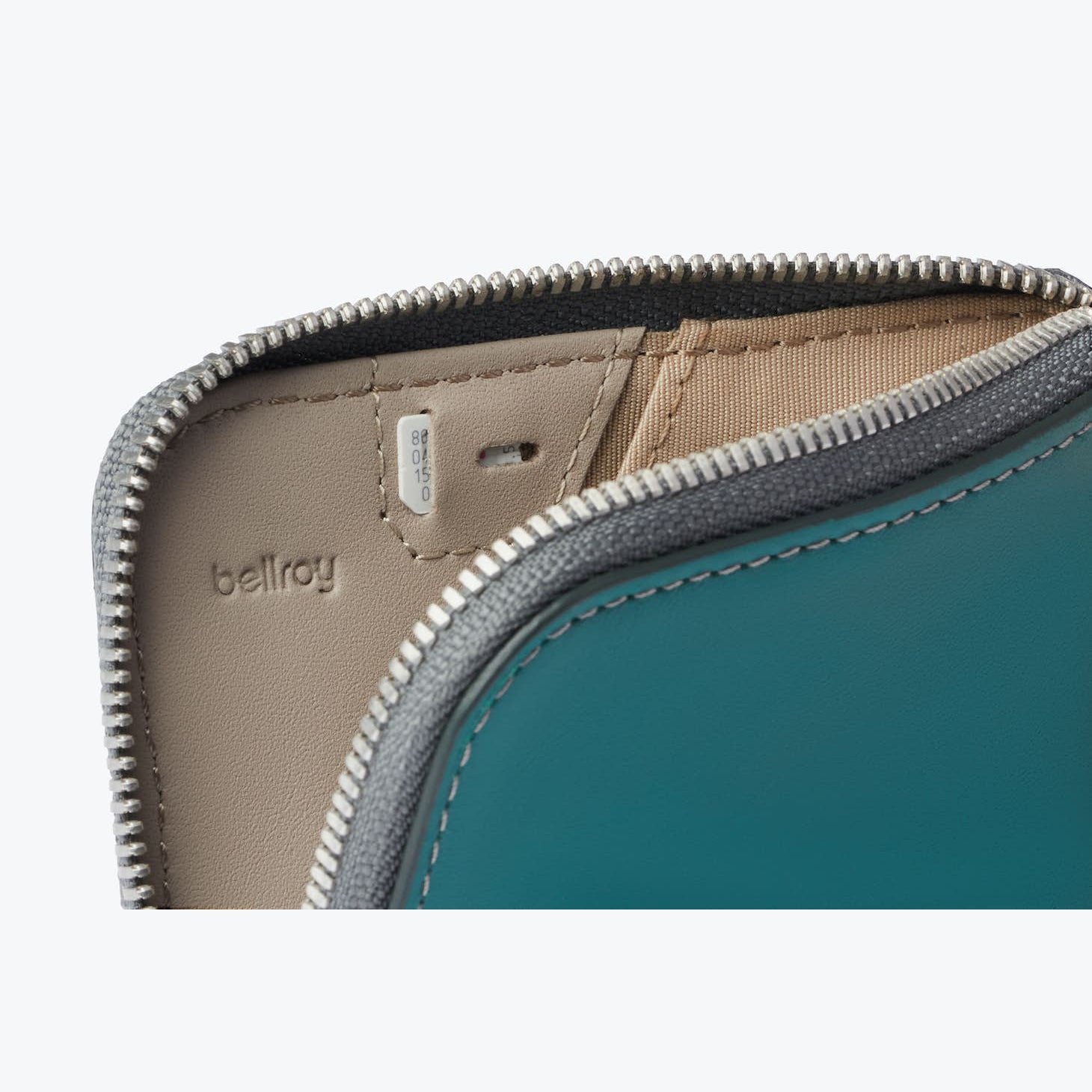 bellroy-card-pocket-teal