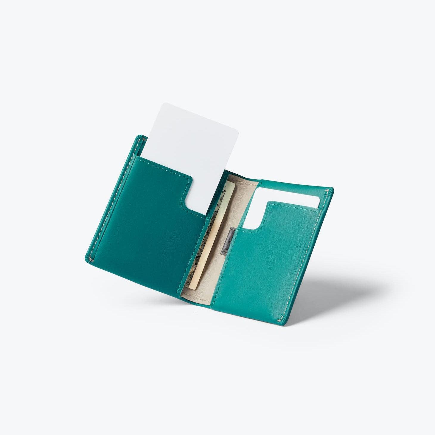 bellroy-slim-sleeve-teal
