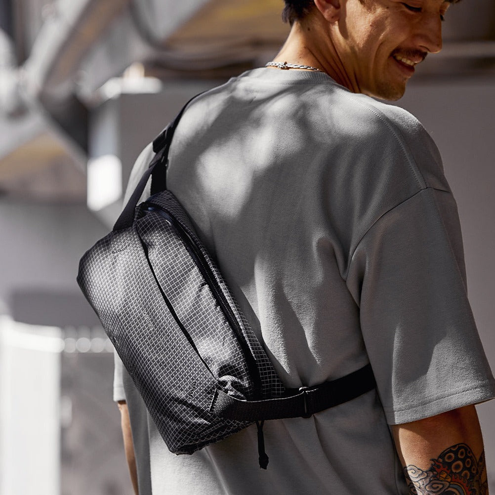 Lite Sling 7L - Storming Gravity