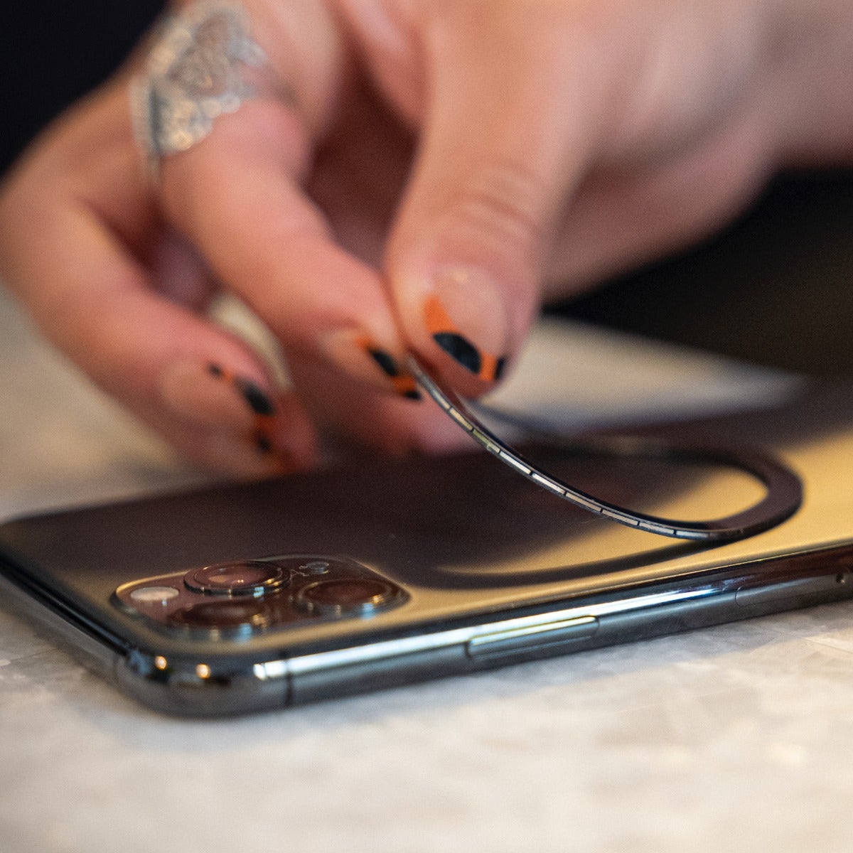 Mophie snap adapter - Make your case MagSafe compatible - Storming Gravity