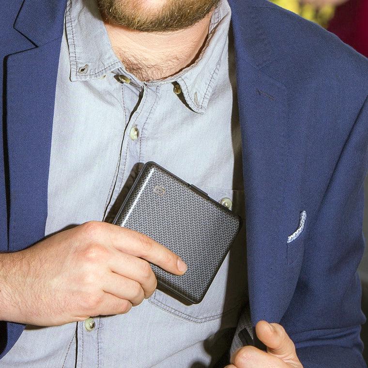 ogon-big-stockholm-card-case-carbon-print