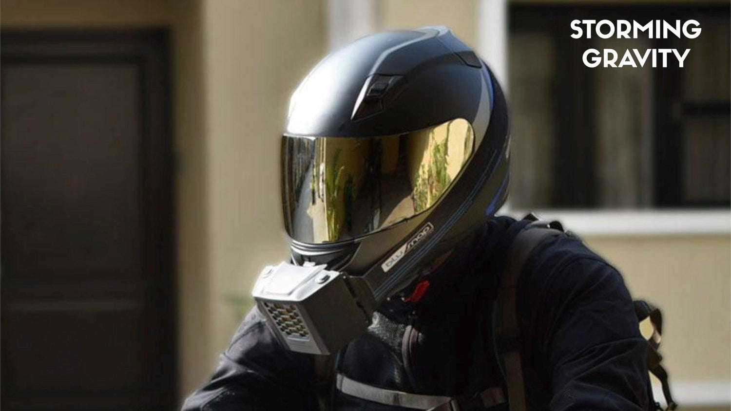 BluSnap helmet - A life saver for motorcyclist that cool down your face - Storming Gravity