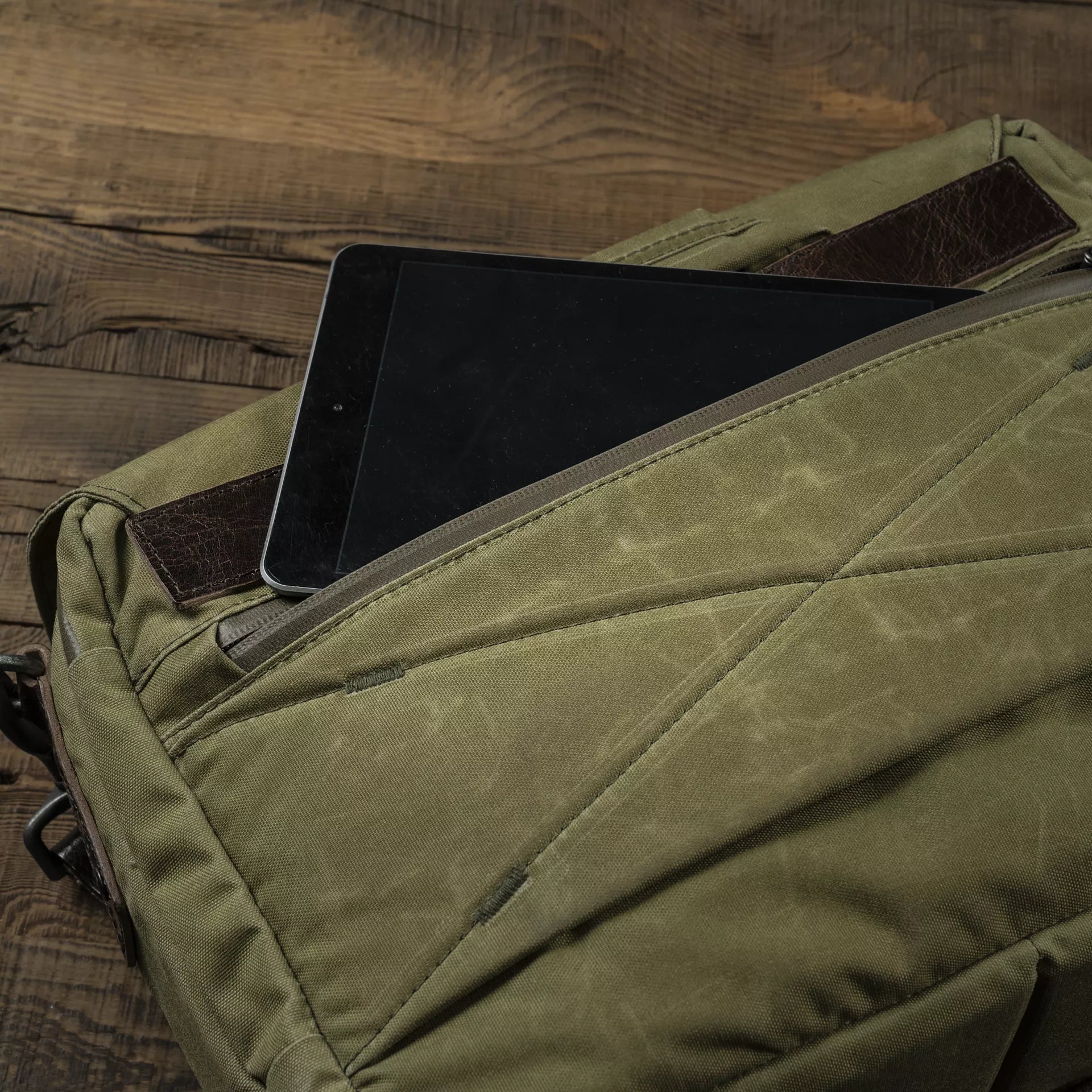 Scout Camera Bag 9L - Storming Gravity