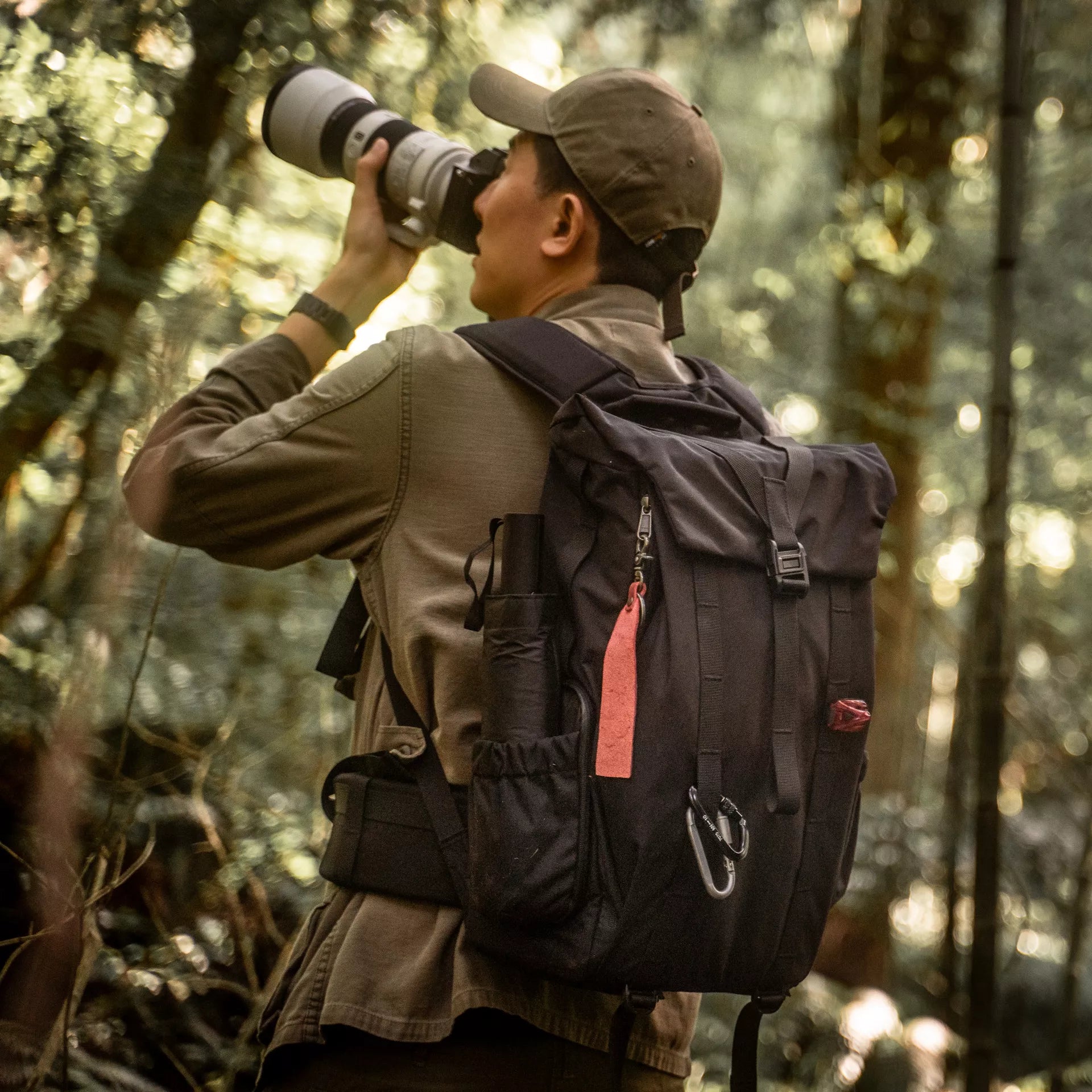 New Pilot Travel Camera Backpack 18L - Storming Gravity