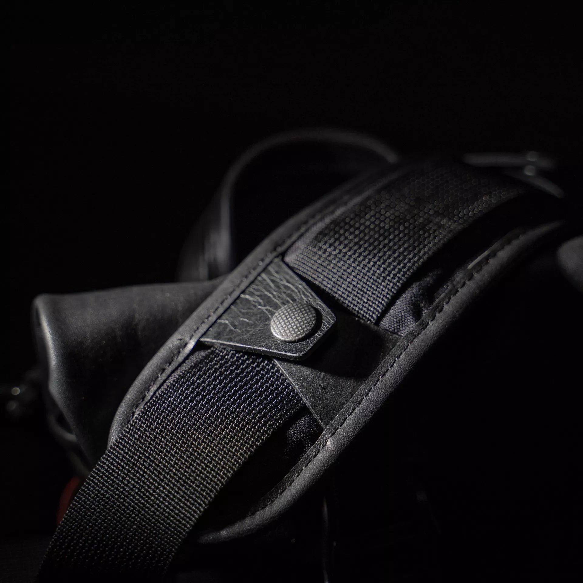 Pilot Leather Travel Camera Bag 3.5L Upgraded - Storming Gravity