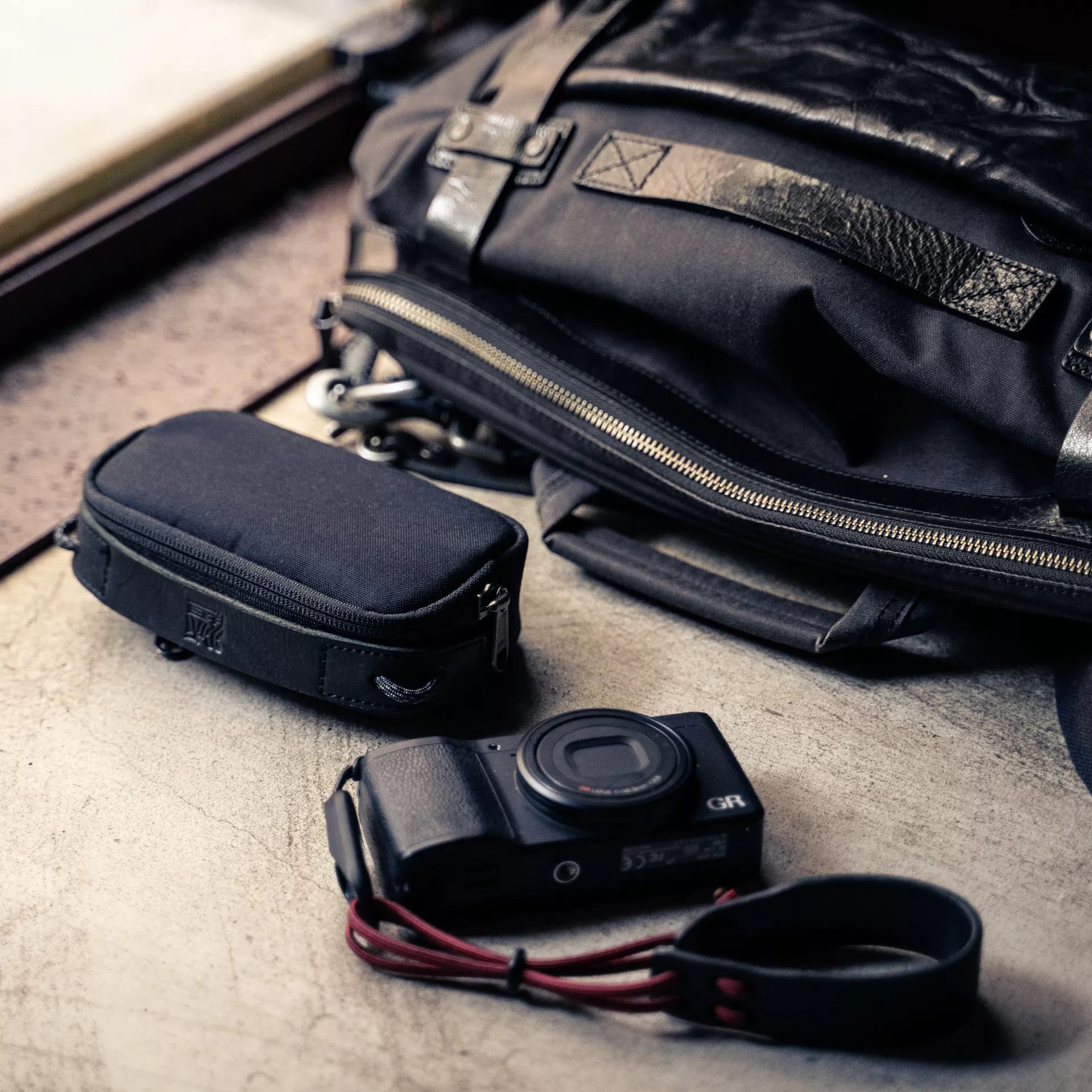 Portable Camera Pouch S - Storming Gravity