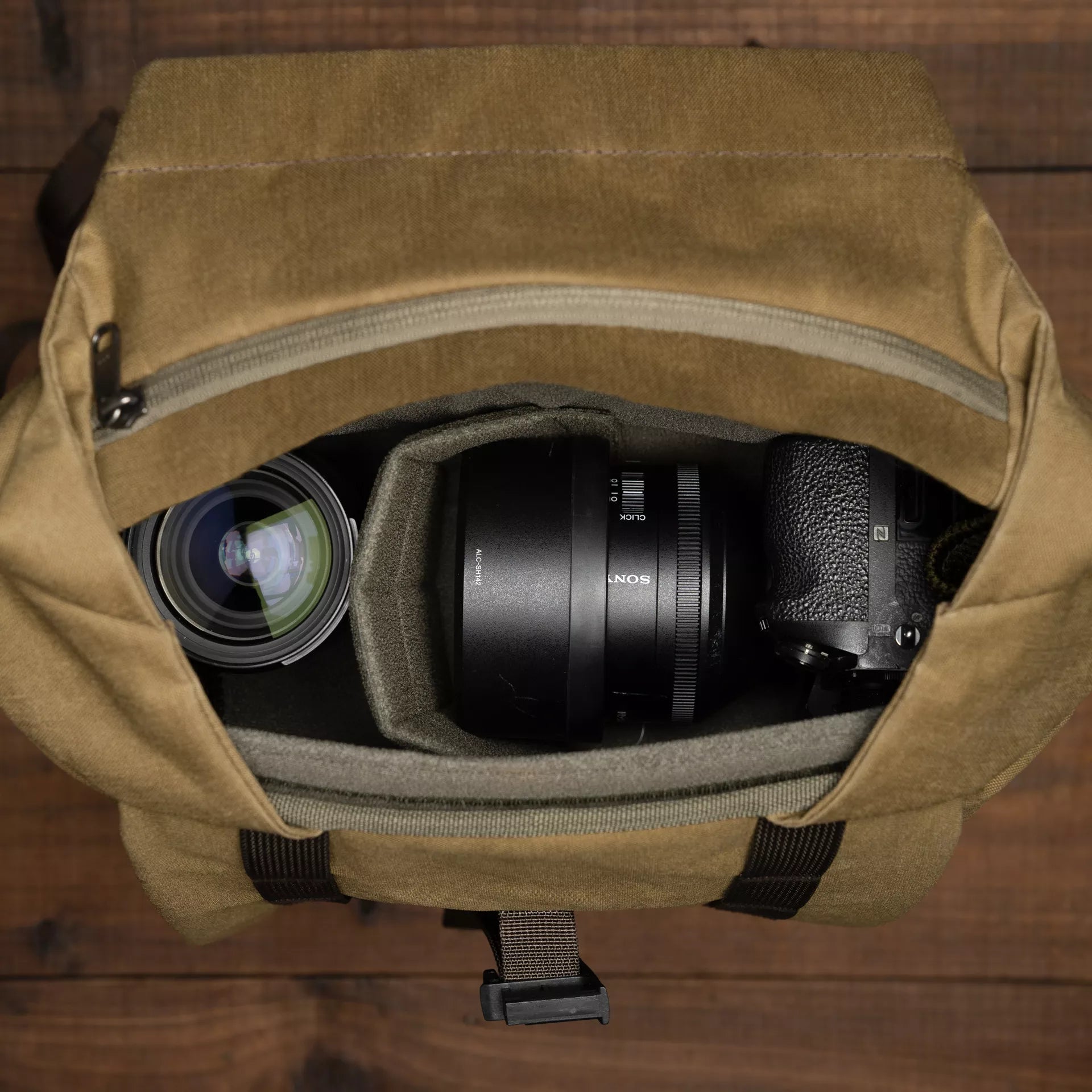 New Pilot Travel Camera Backpack 18L - Storming Gravity