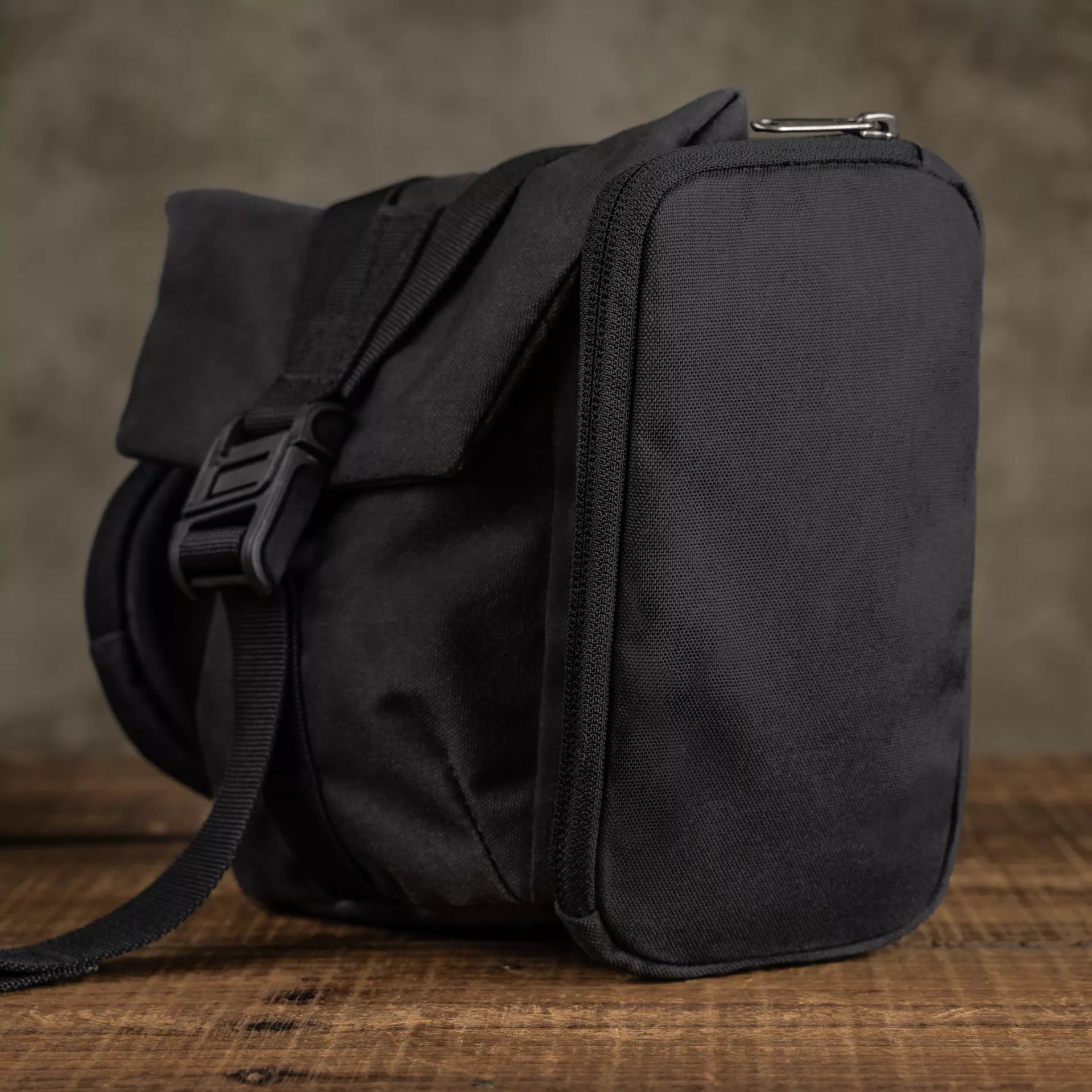Accessory Pouch Armor 11 - Storming Gravity