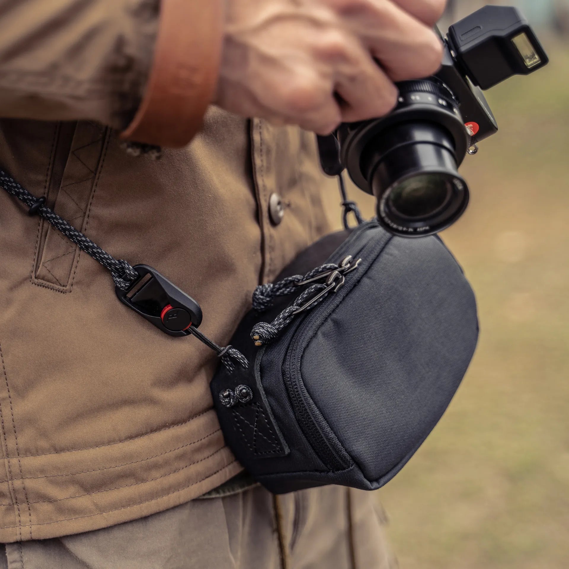 Portable Camera Pouch M - Storming Gravity