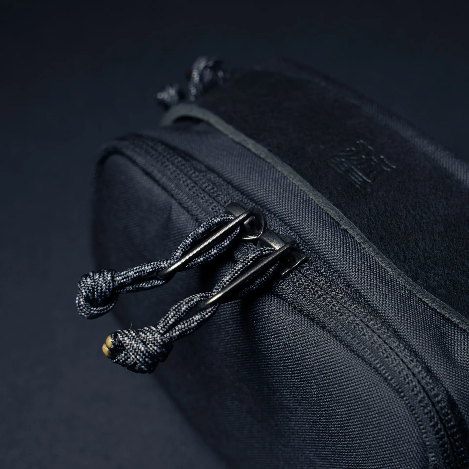 Portable Camera Pouch M - Storming Gravity
