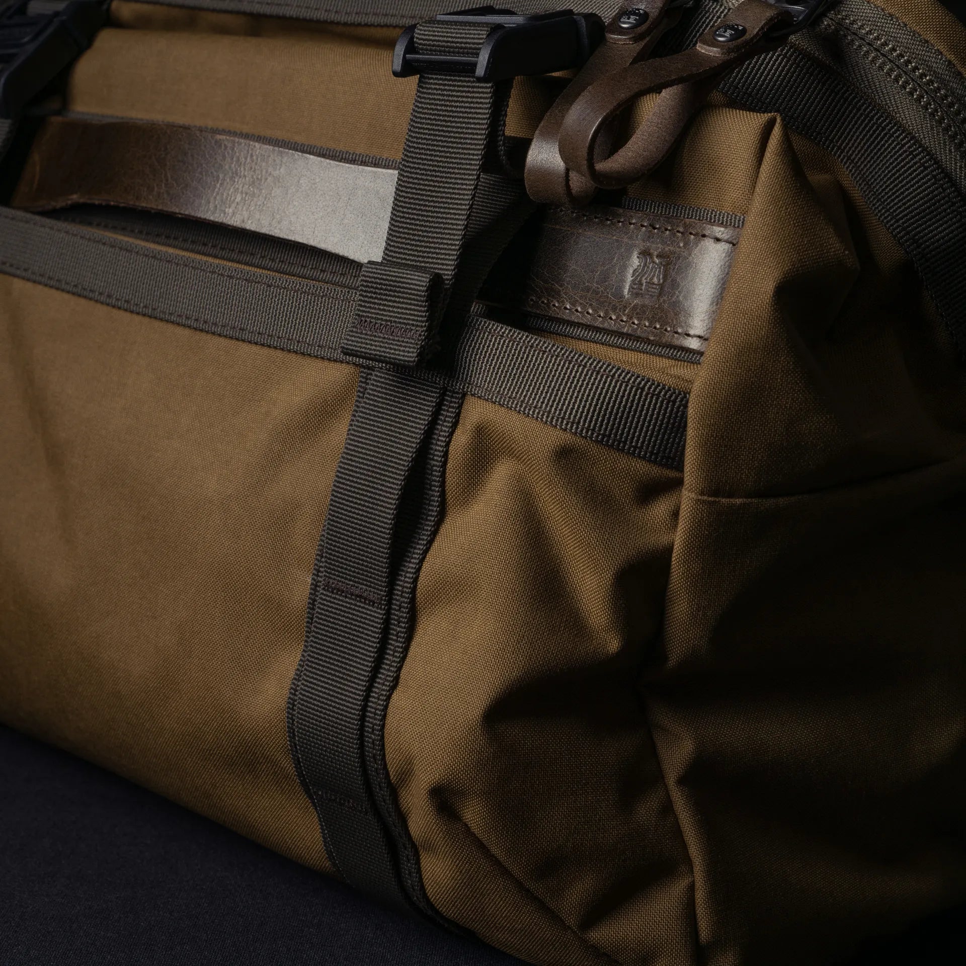 Lightning Rider V2 Sling Bag 13L - Storming Gravity