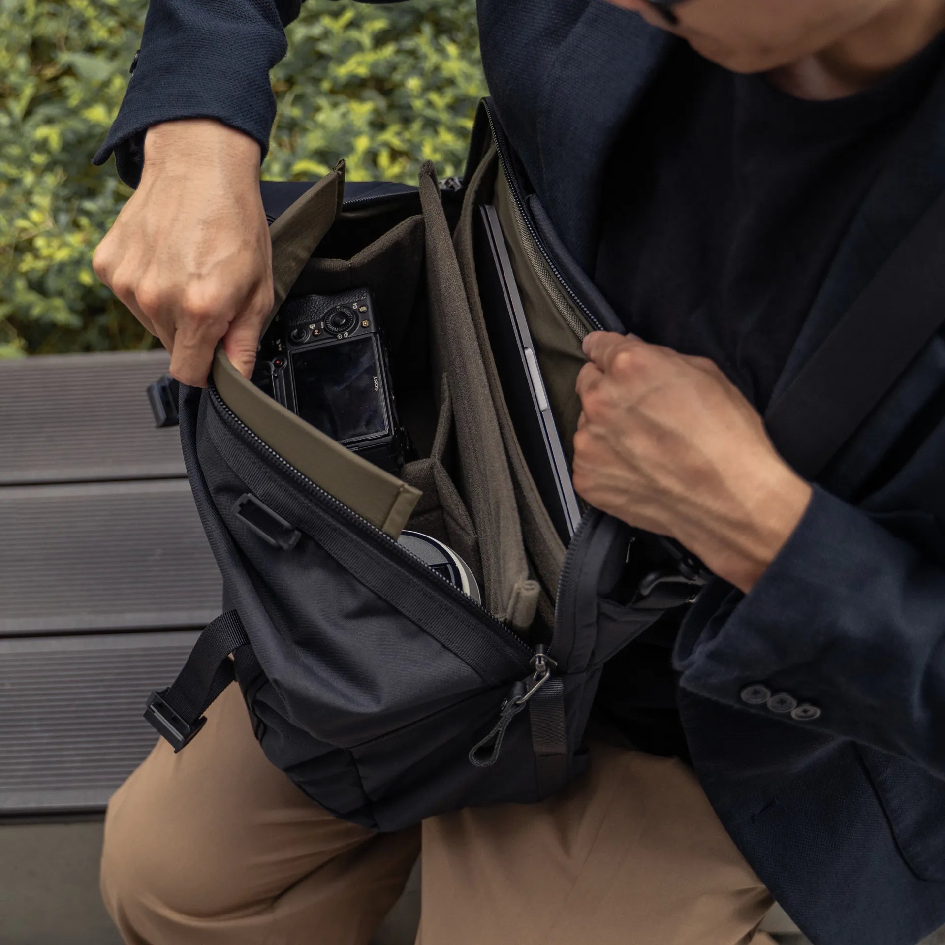 Lightning Rider V2 Sling Bag 13L - Storming Gravity