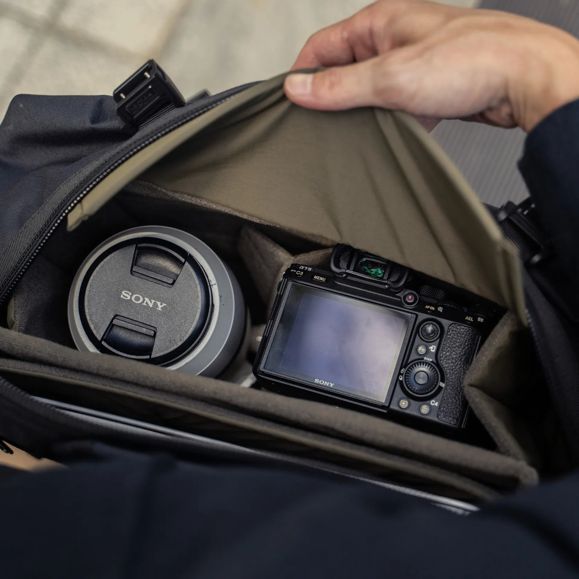 Lightning Rider V2 Sling Bag 13L - Storming Gravity