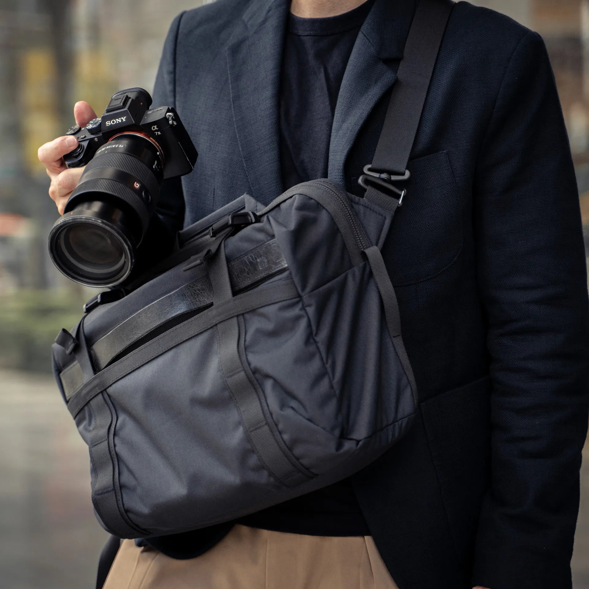 Lightning Rider V2 Sling Bag 13L - Storming Gravity
