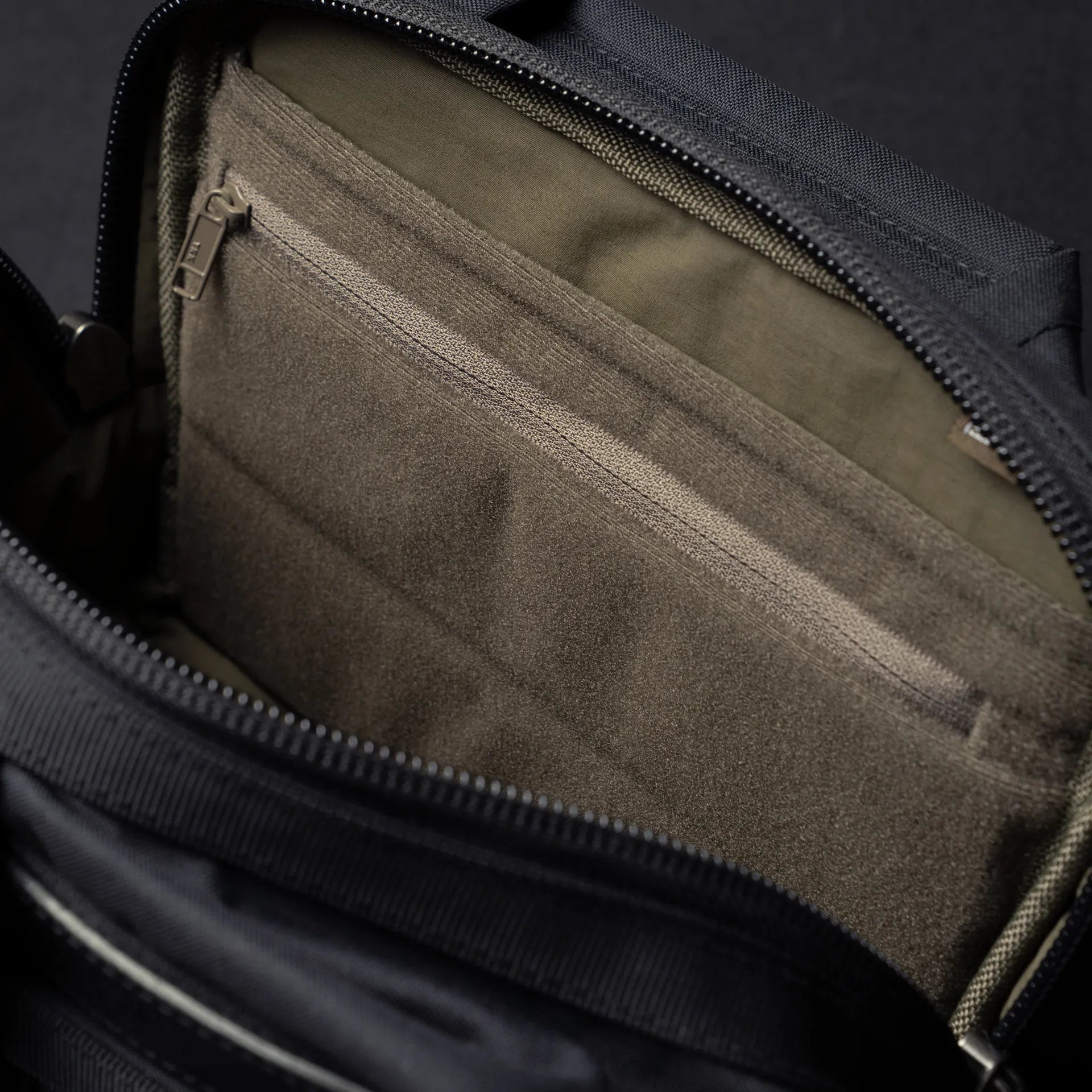 Mini Rider V2 Sling Bag 4.5L - Storming Gravity