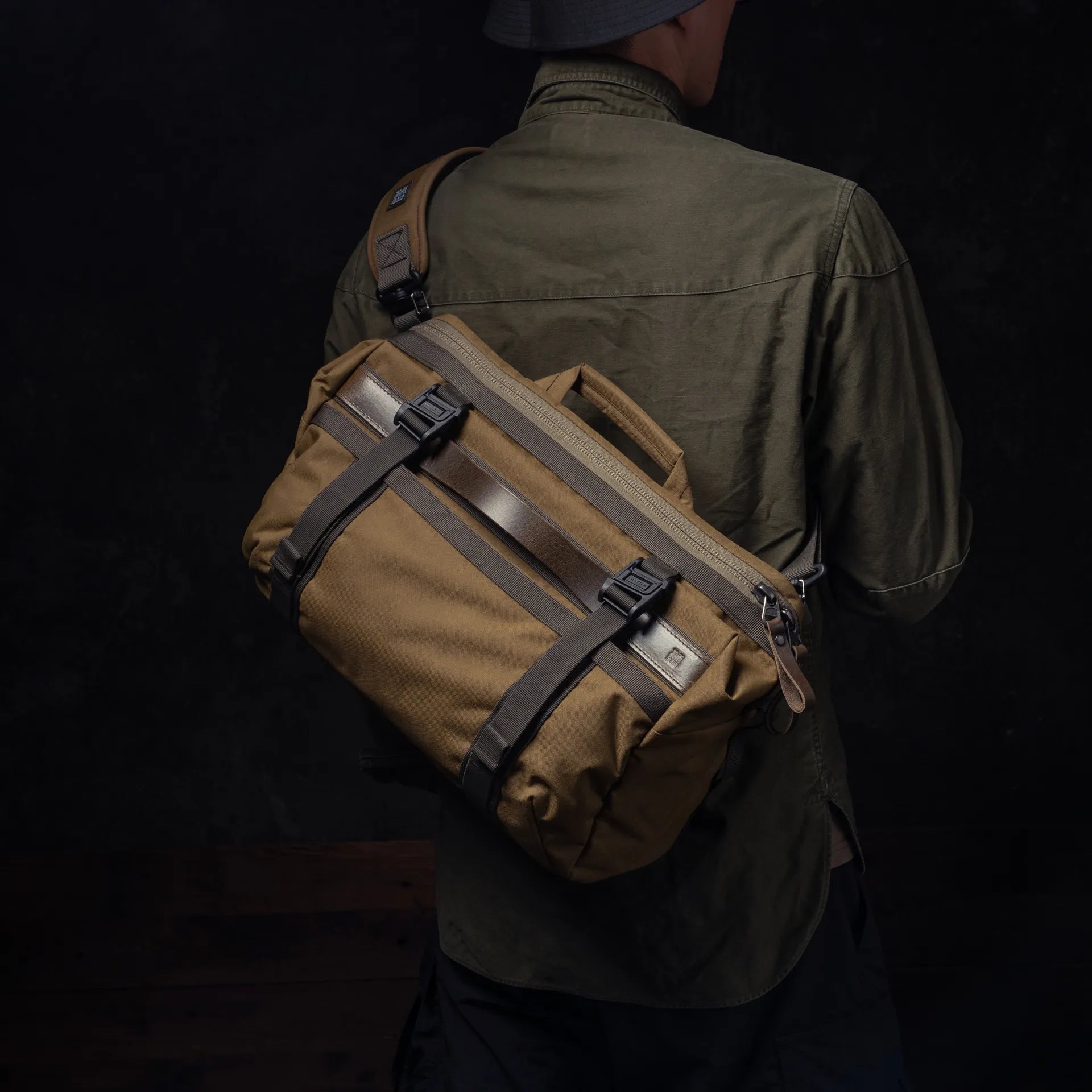 Lightning Rider V2 Sling Bag 13L - Storming Gravity