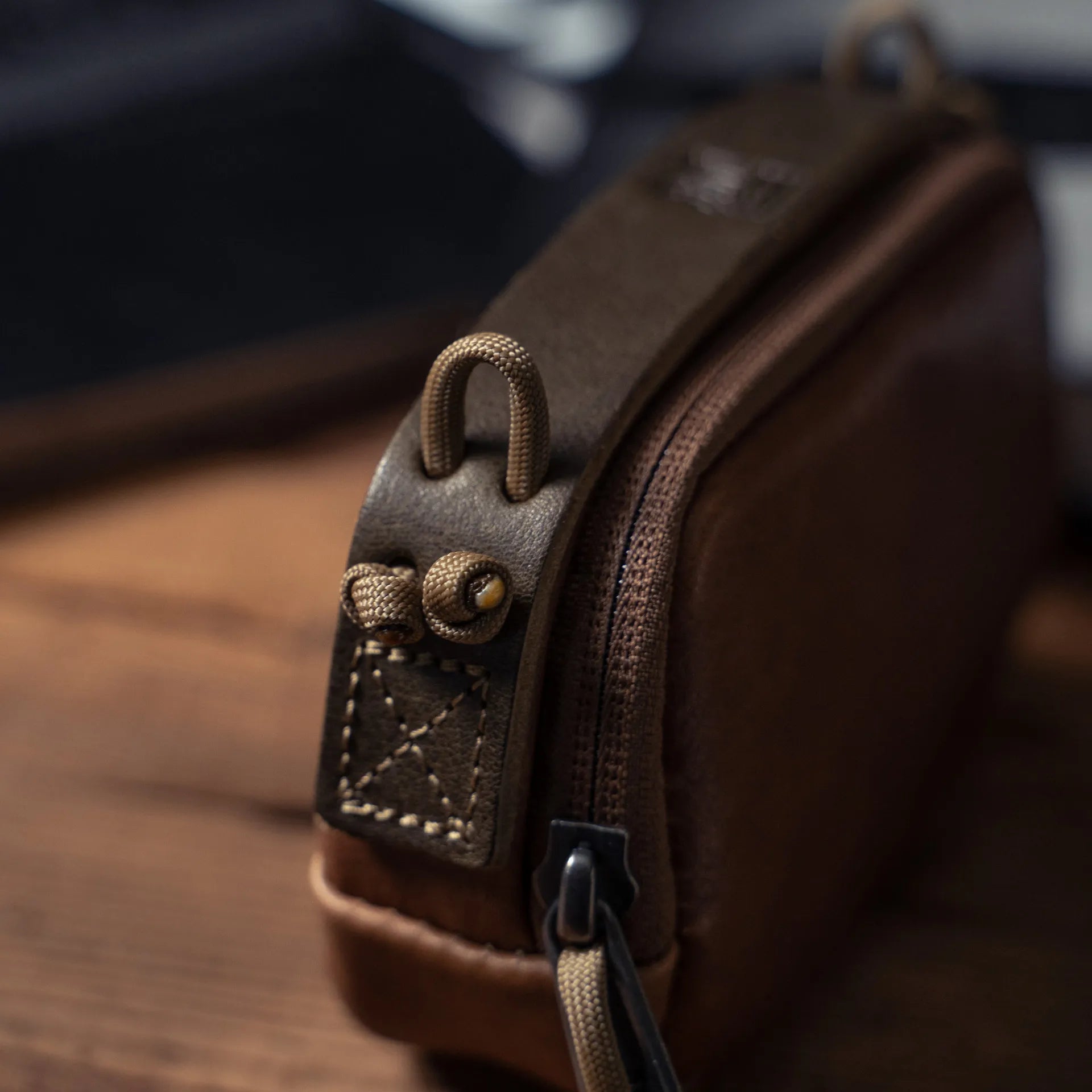 Full Leather Portable Camera Pouch S - Storming Gravity