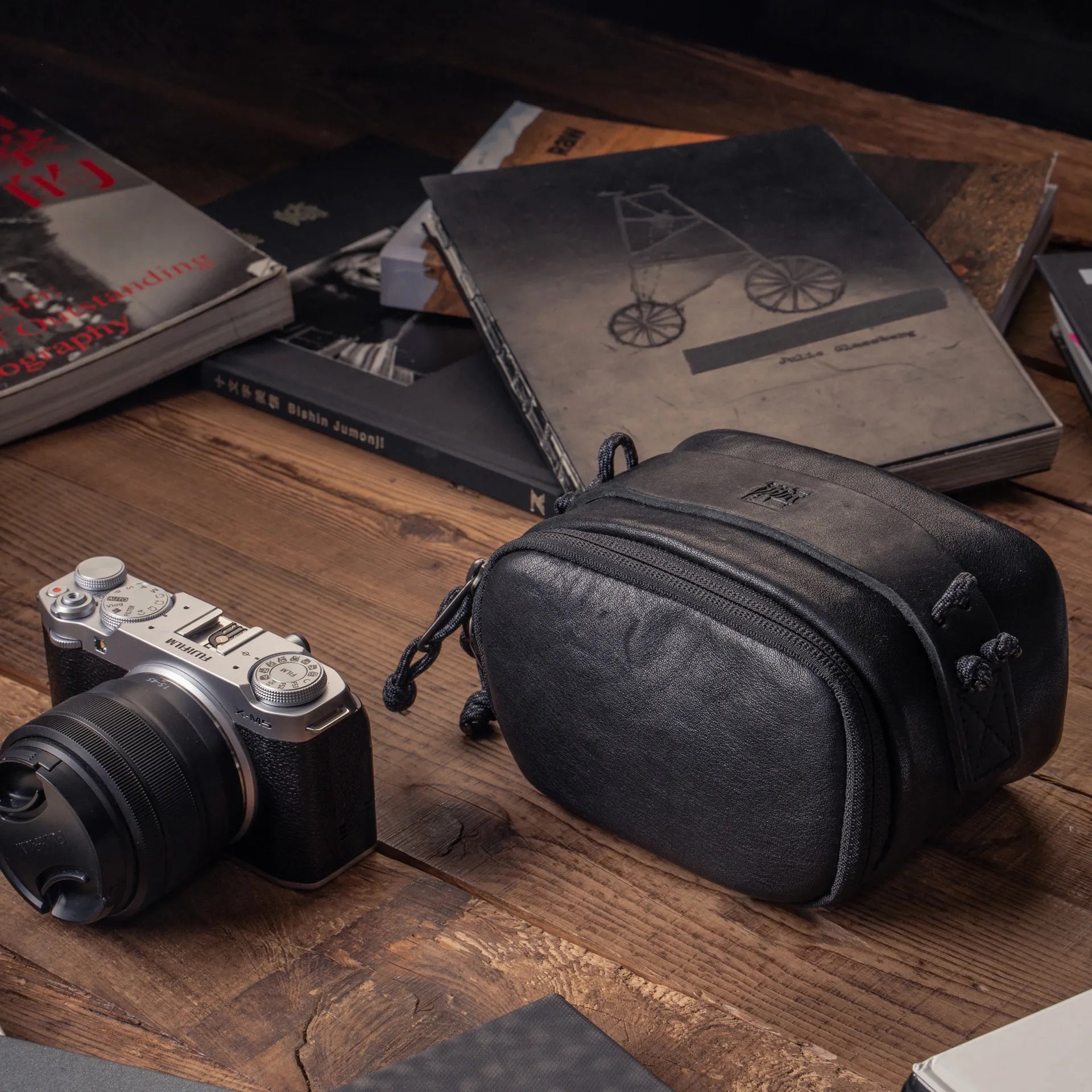 Full Leather Portable Camera Pouch ML - Storming Gravity