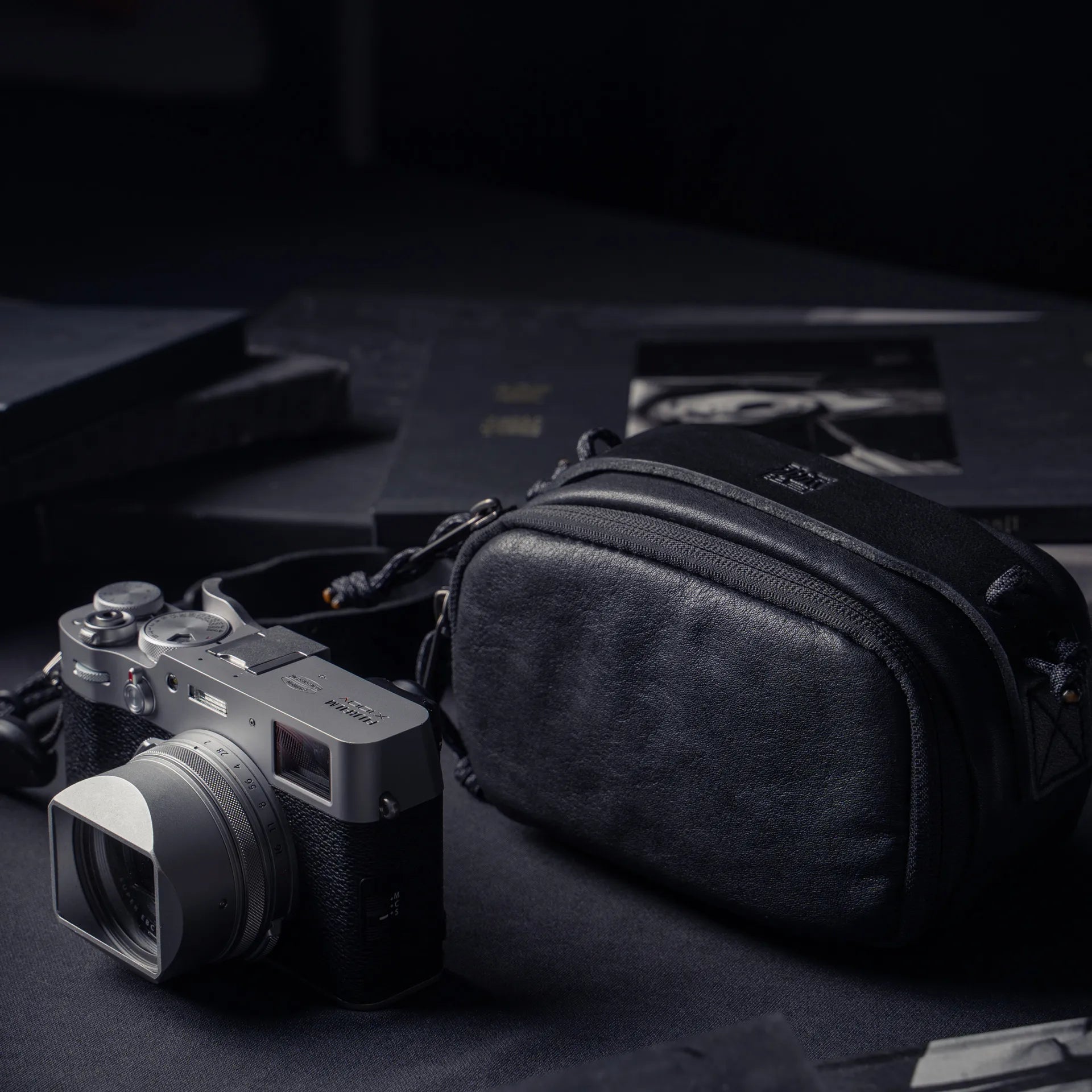Full Leather Portable Camera Pouch M - Storming Gravity