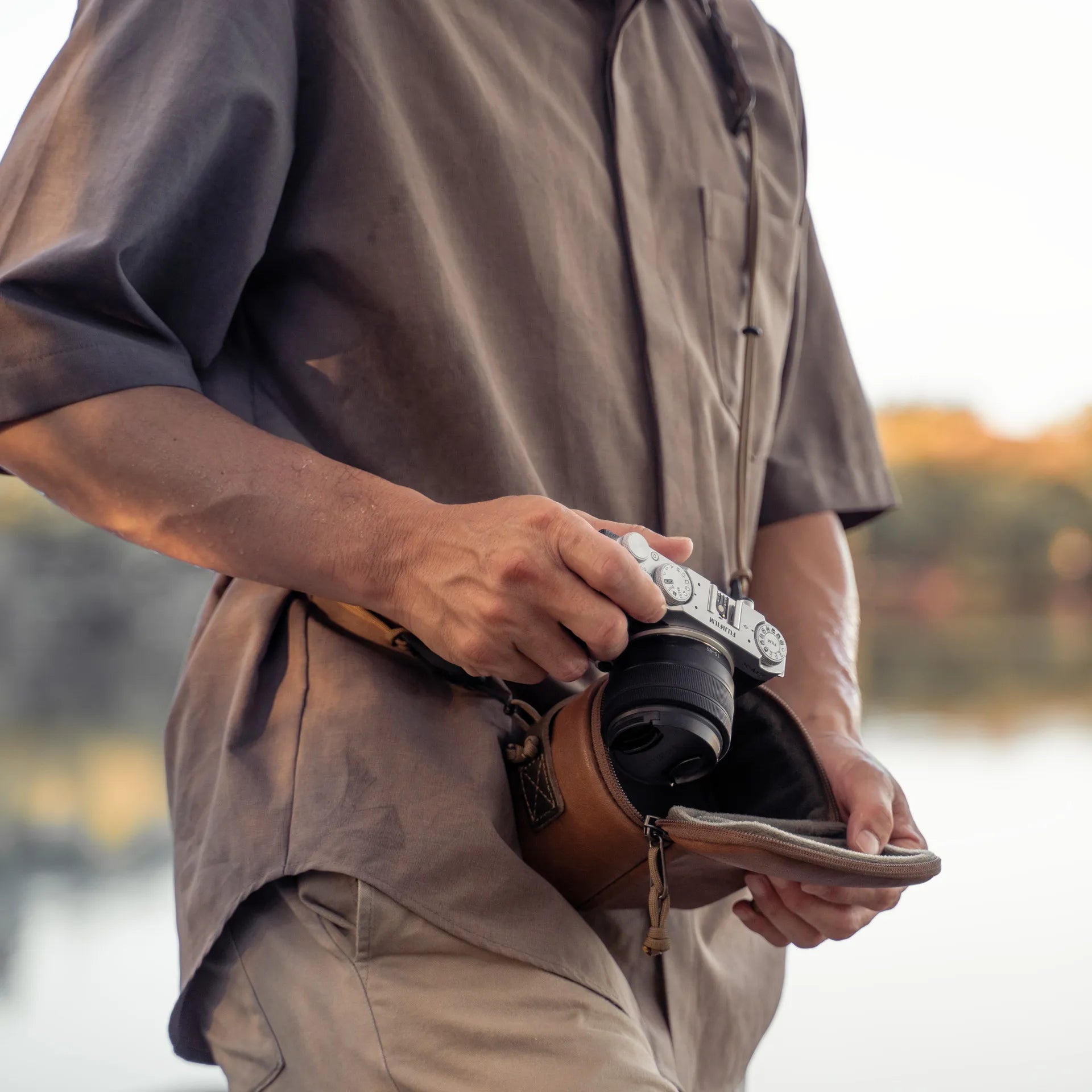 Full Leather Portable Camera Pouch ML - Storming Gravity