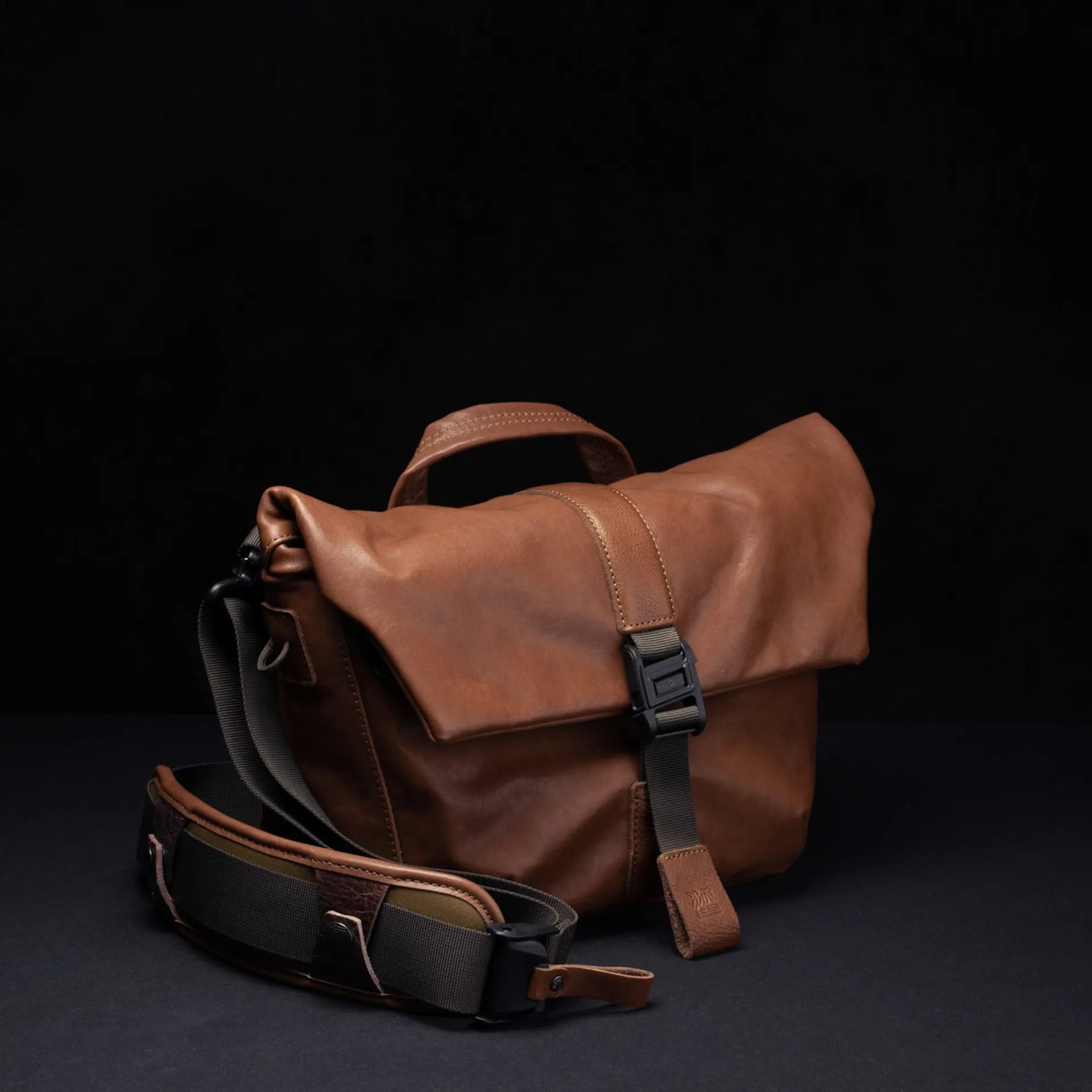 Pilot Leather Travel Camera Bag 7L (Upgraded) - Storming Gravity
