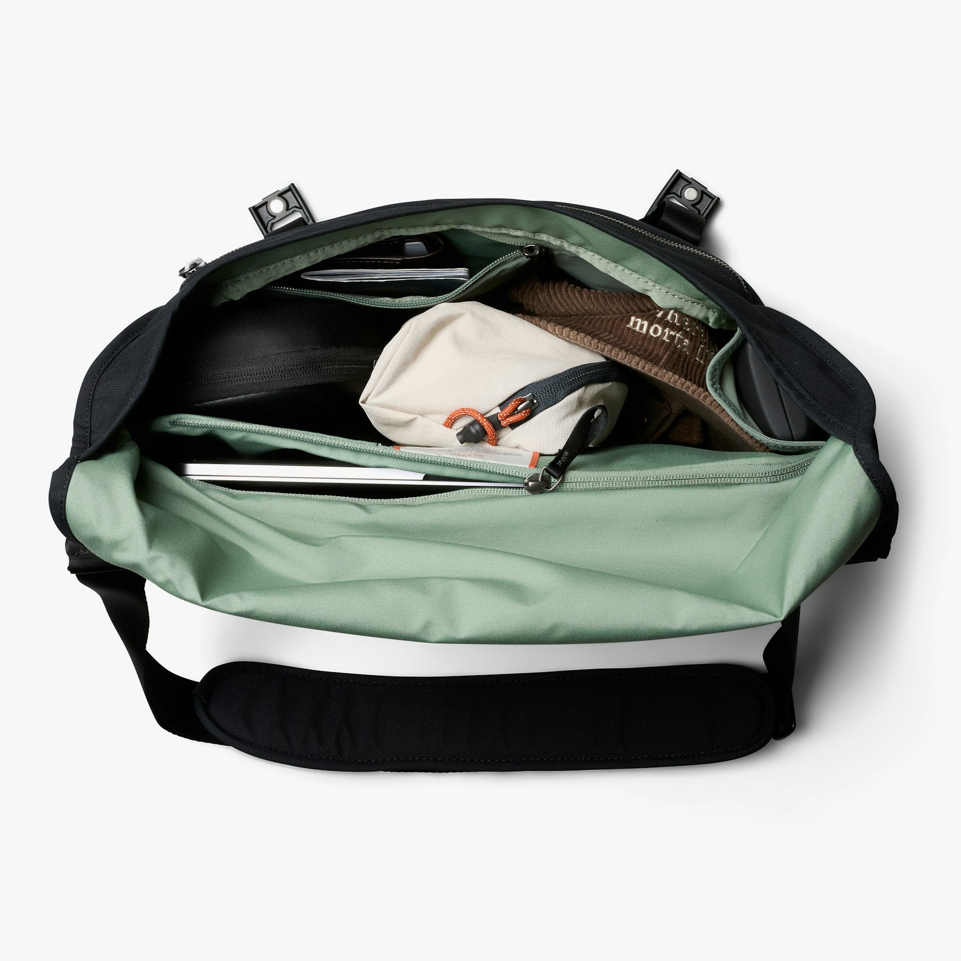 Classic Messenger 13L - Storming Gravity