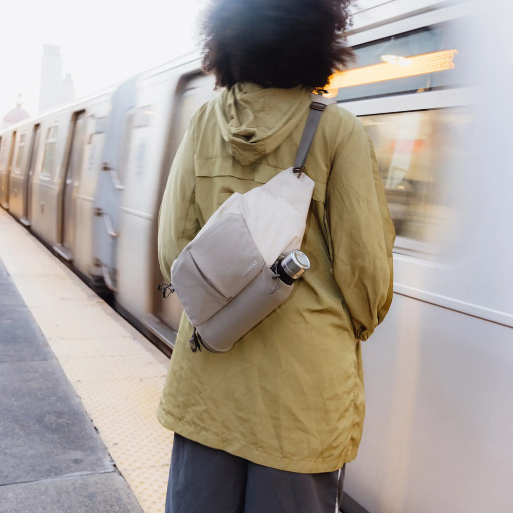 Balance 7L Camera Sling