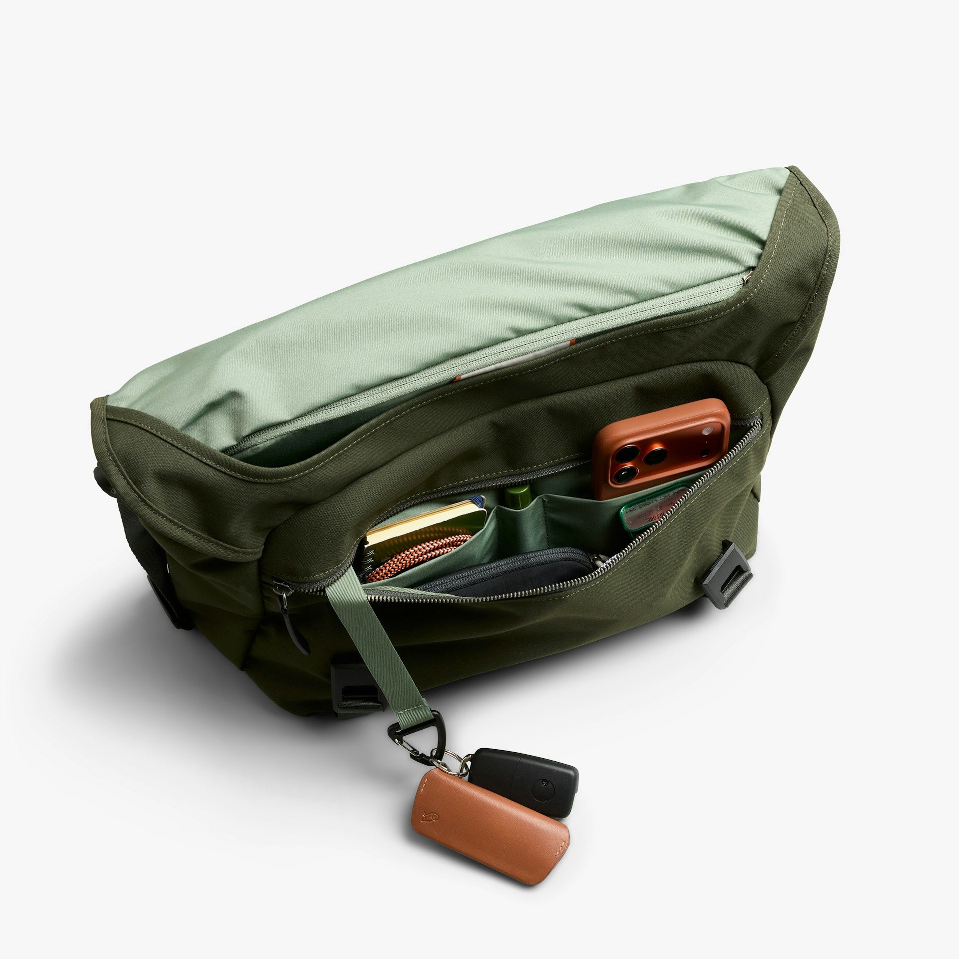 Classic Messenger 13L - Storming Gravity