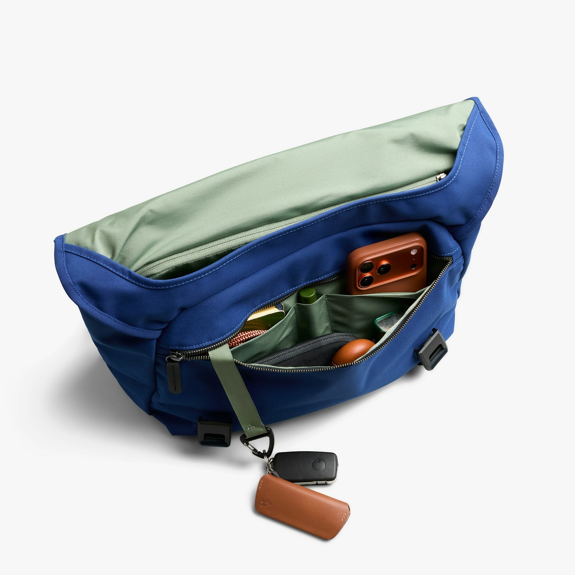 Classic Messenger 13L - Storming Gravity