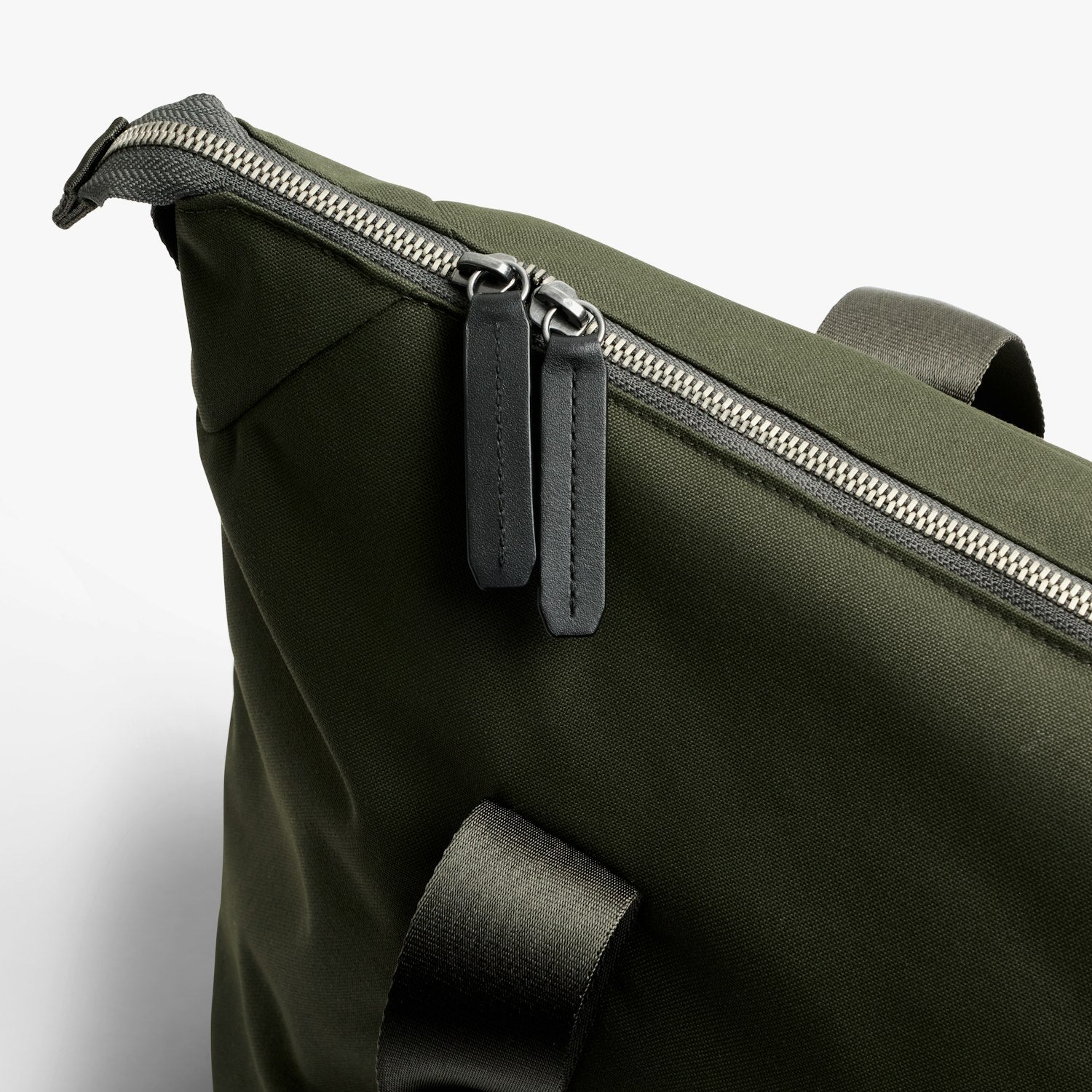 Classic Getaway Bag 28L - Storming Gravity