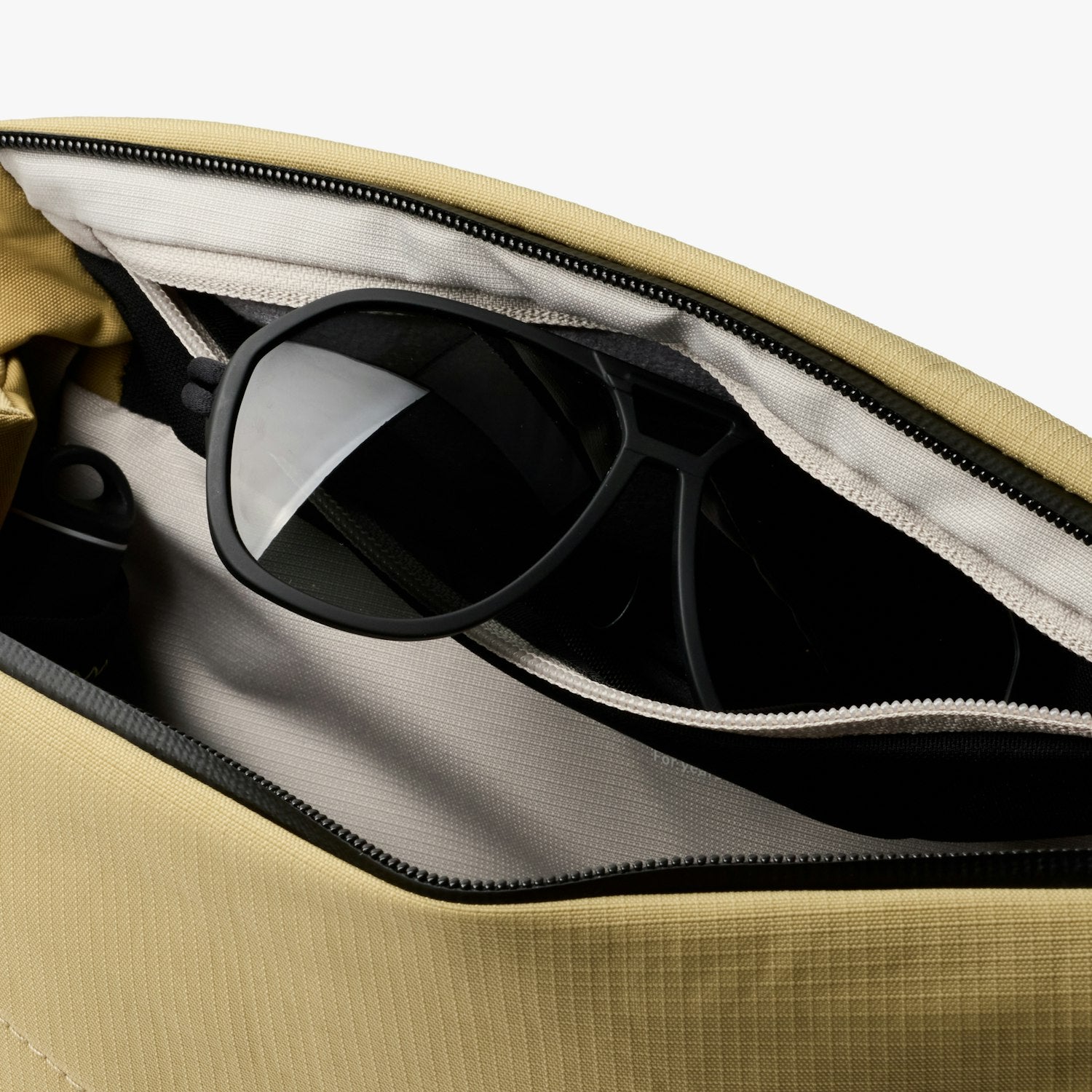 Venture Sling 9L - Storming Gravity