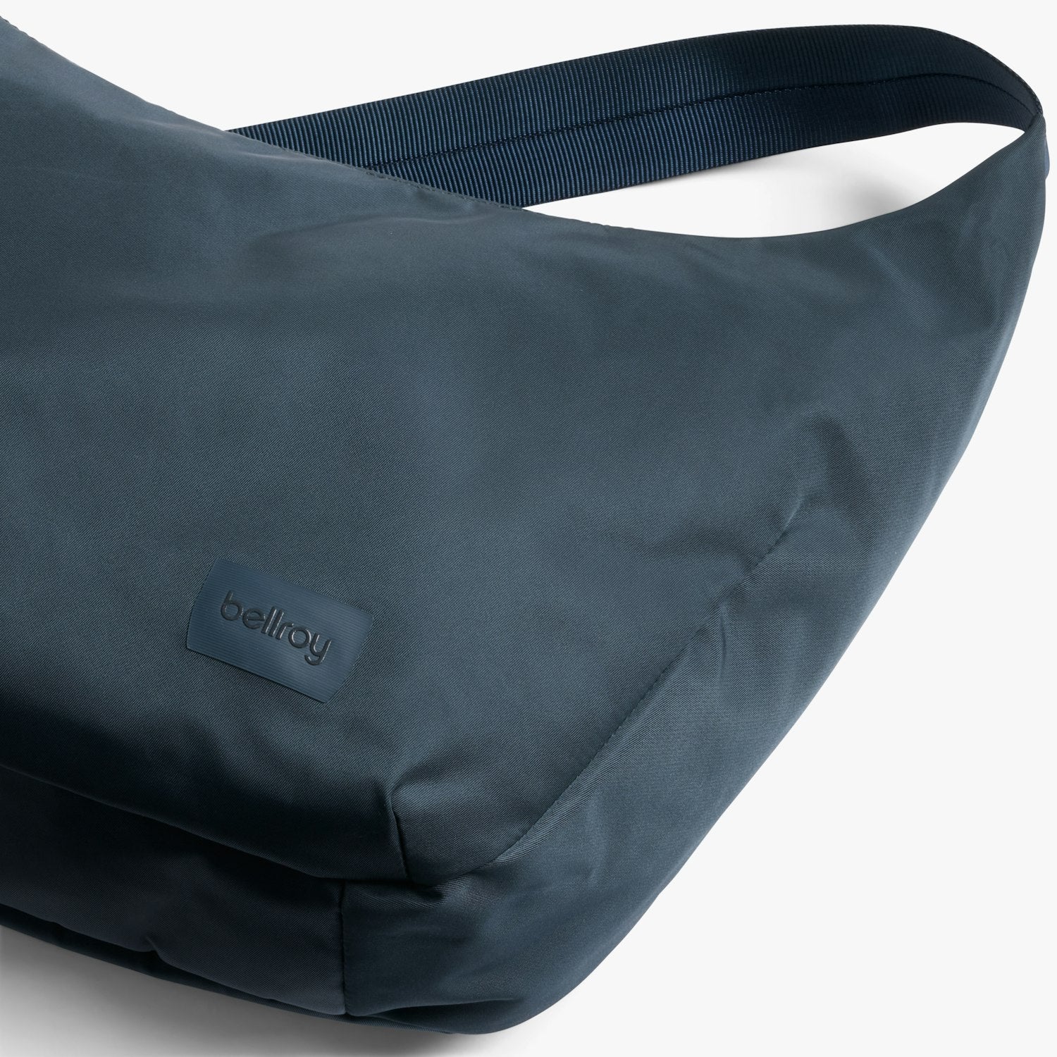 Laneway Crescent Bag 7L - Storming Gravity