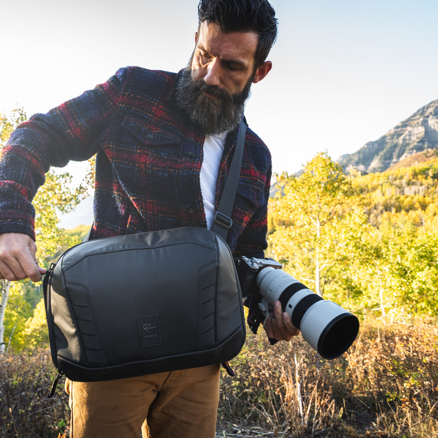 McKinnon Camera Messenger 13L